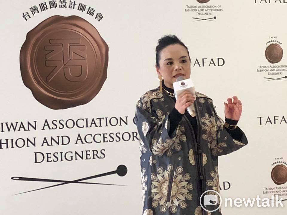 台灣新銳服飾設計師為主流的台灣服飾設計師協會TAFAD(TAIWAN ASSOCIATION OF FASHION AND ACCESSORIES DESGNERS)今(12)日舉辦新舊理事長交接典禮,新任理事長陳意 圖:陳奕/攝 台灣新銳服飾設計師為主流的台灣服飾設計師協會TAFAD(TAIWAN ASSOCIATION OF FASHION AND ACCESSORIES DESGNERS)今(12)日舉辦新舊理事長交接典禮,新任理事長陳意 圖:陳奕/攝
