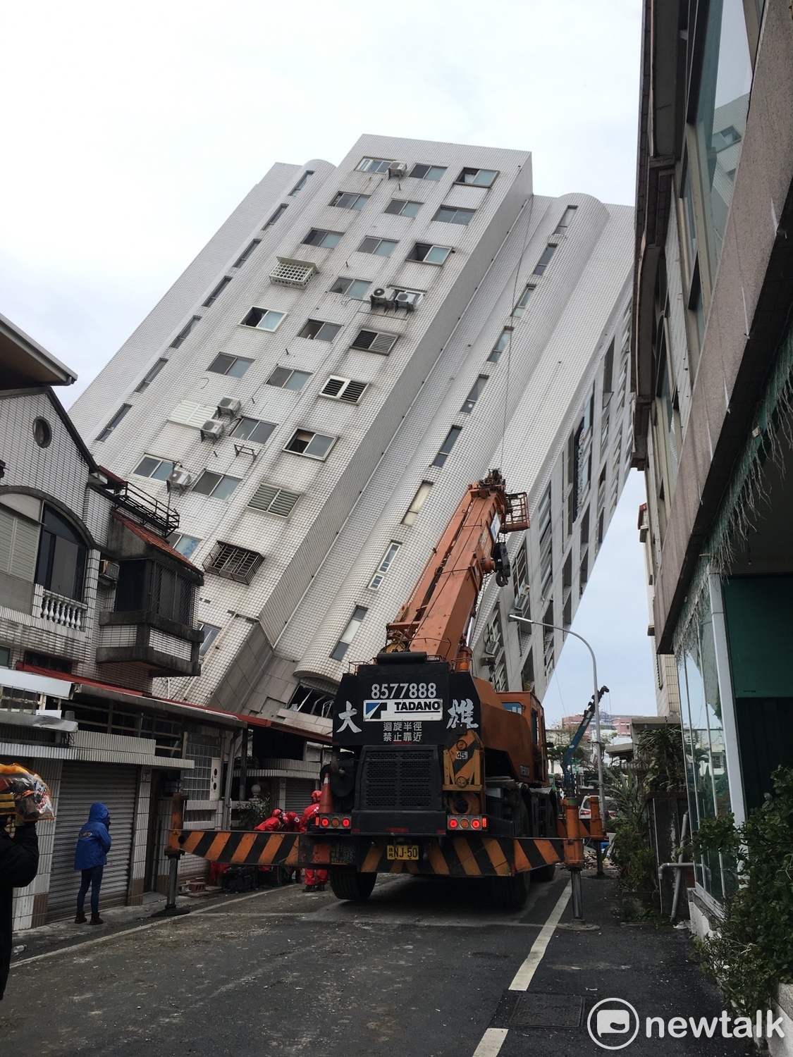 0206花蓮強震造成了花蓮地區許多危樓。 圖:黃韋銓/攝影 0206花蓮強震造成了花蓮地區許多危樓。 圖:黃韋銓/攝影