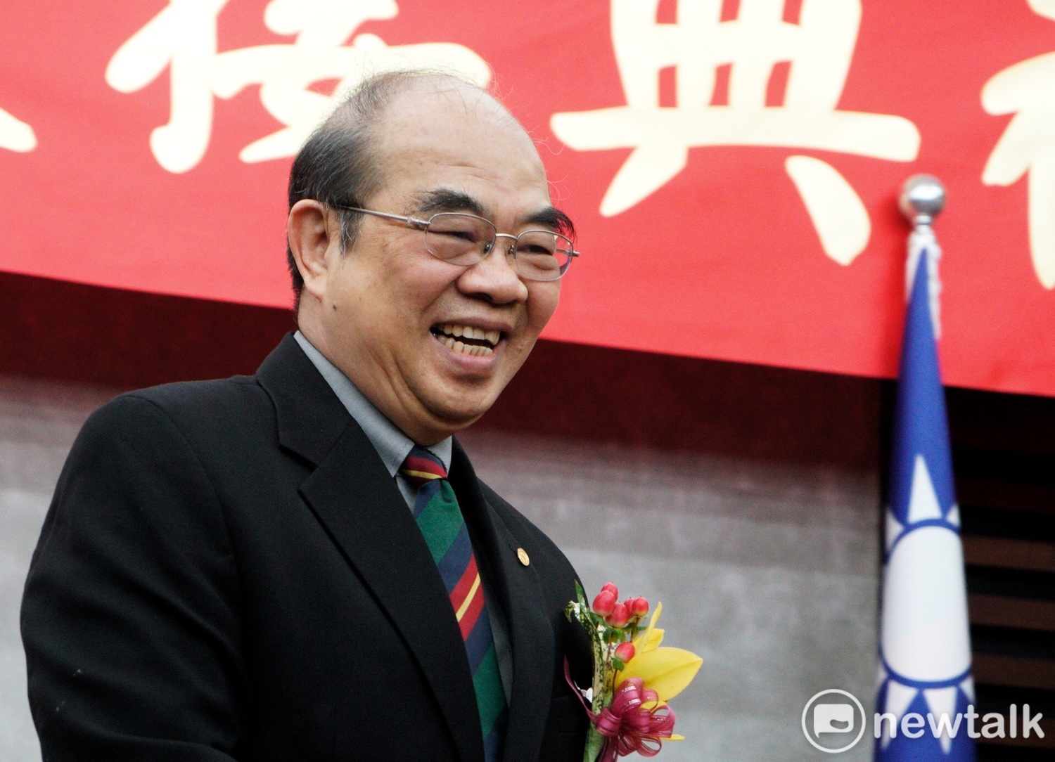 行政院發言人徐國勇19日主持院會後記者會。 行政院發言人徐國勇19日主持院會後記者會。