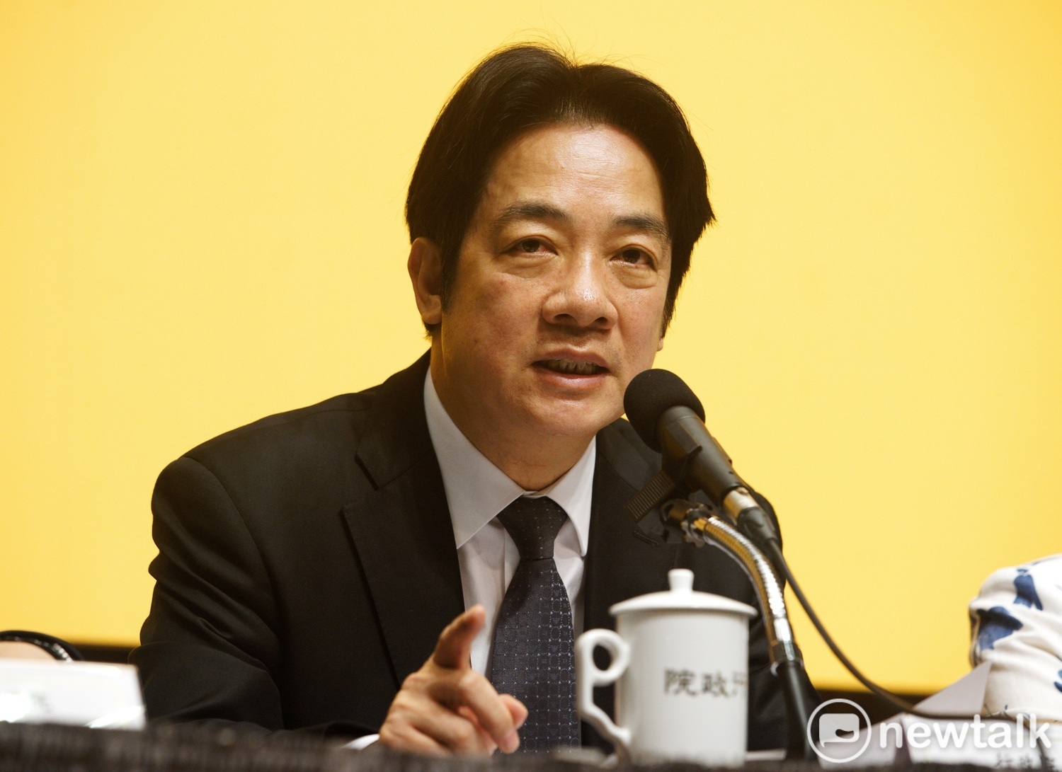 行政院長賴清德率國發會主委陳美伶等相關部會首長舉行「新經濟移民法規劃重點記者會」。 行政院長賴清德率國發會主委陳美伶等相關部會首長舉行「新經濟移民法規劃重點記者會」。