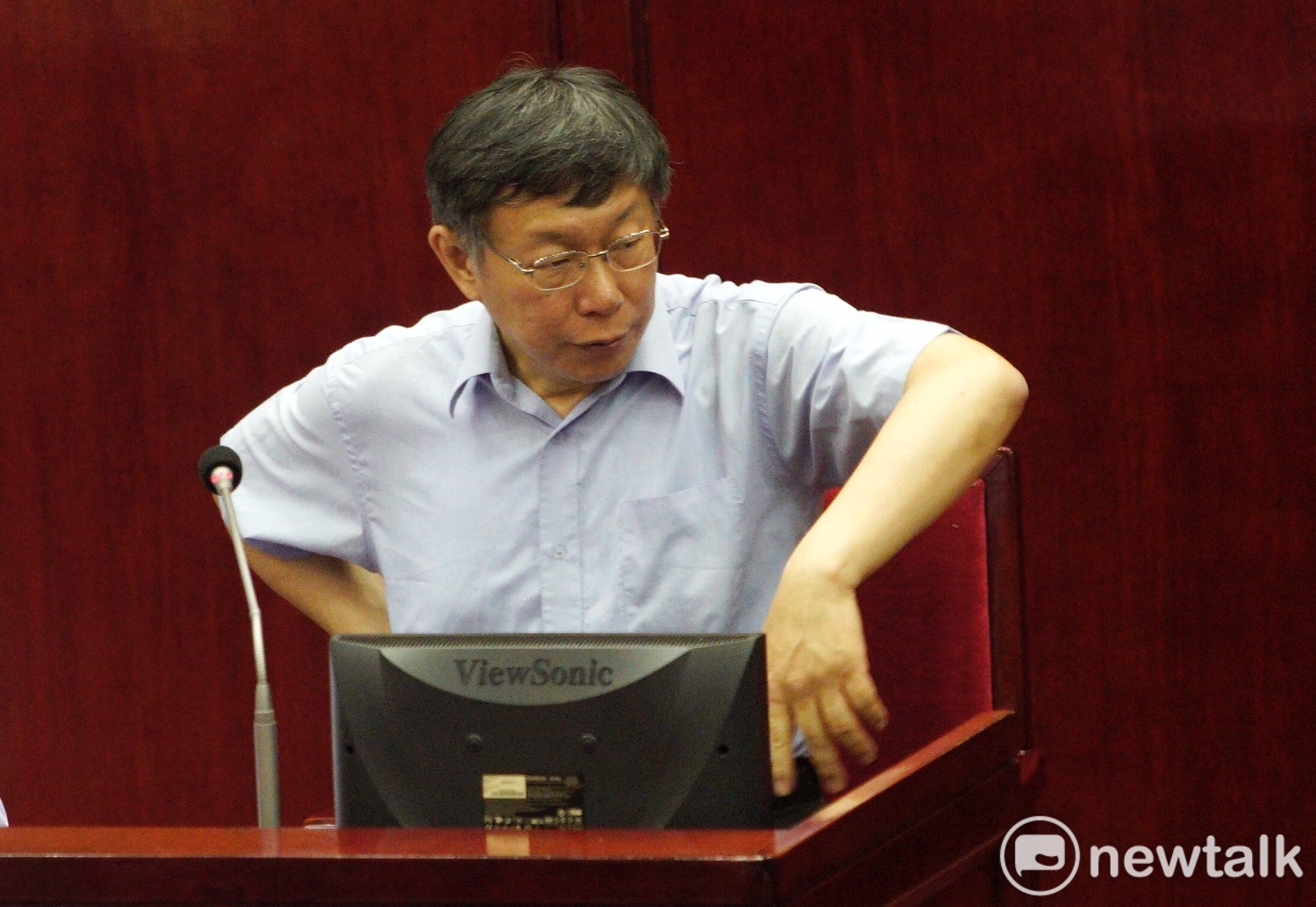 台北市長柯文哲今天在台北市議會備詢。 台北市長柯文哲今天在台北市議會備詢。