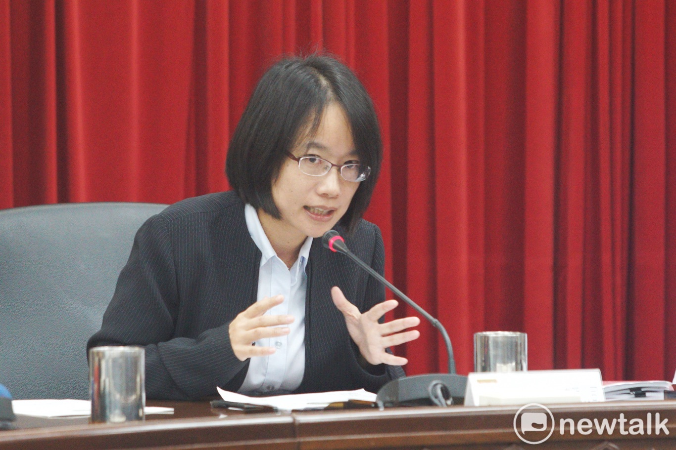 北農總經理吳音寧出席北市府農漁市產改建案雙首長會議。 圖:張良一/攝 北農總經理吳音寧出席北市府農漁市產改建案雙首長會議。 圖:張良一/攝