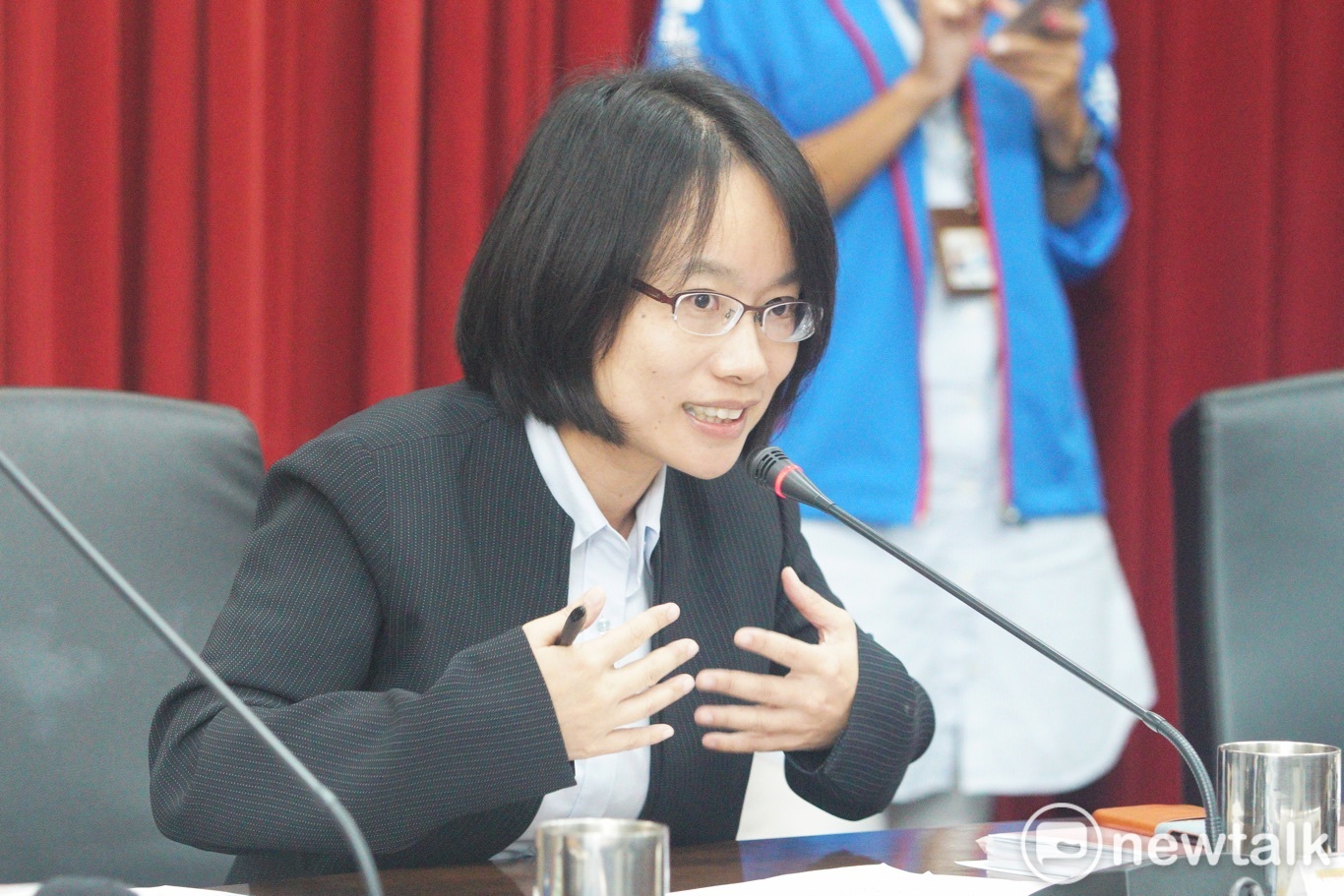 北農總經理吳音寧出席北市府農漁市產改建案雙首長會議。 圖:張良一 / 攝 北農總經理吳音寧出席北市府農漁市產改建案雙首長會議。 圖:張良一 / 攝