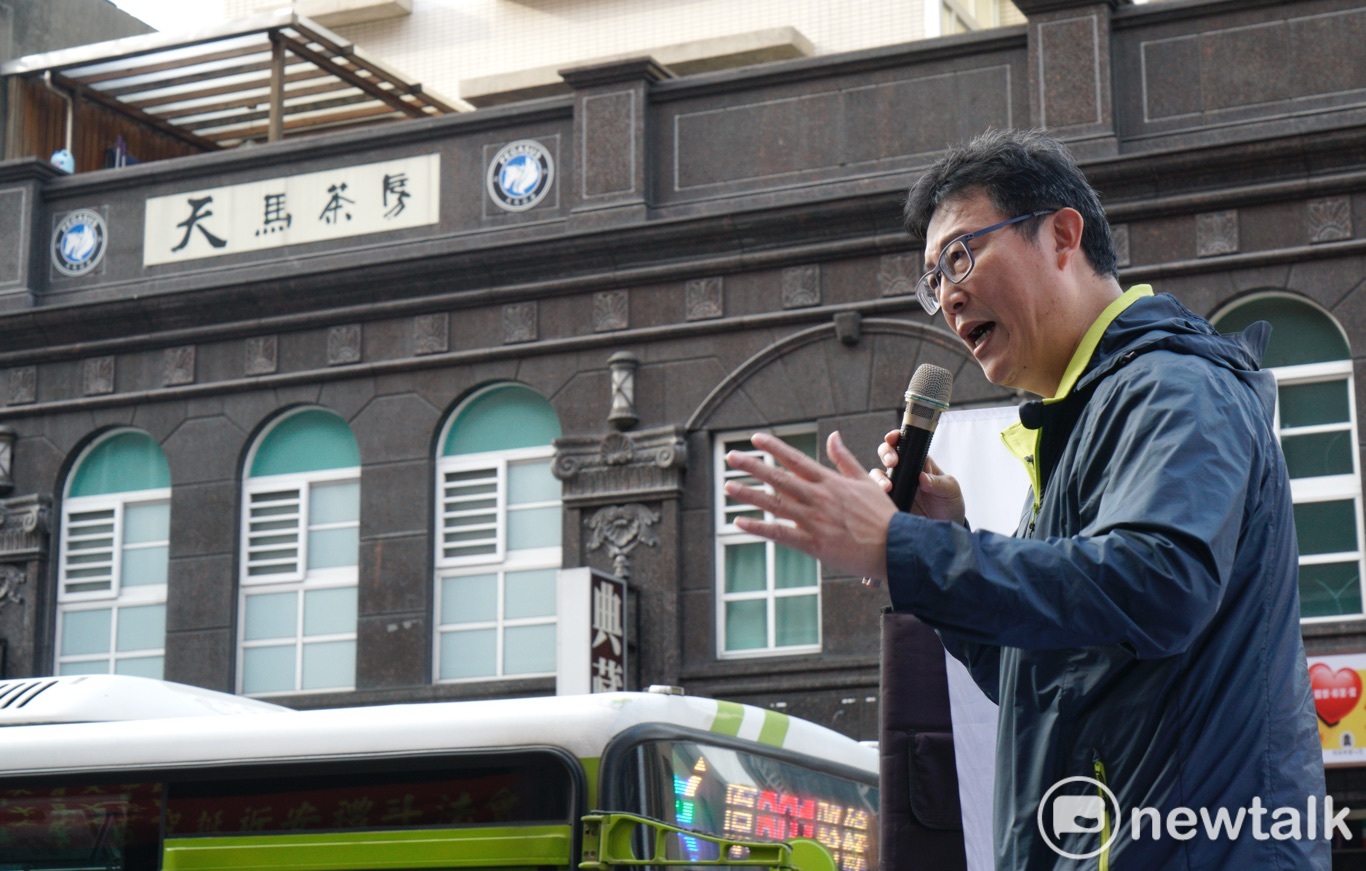 民進黨台北市長參選人姚文智在228事件事發地點—天馬茶房前,舉行「二二八暨白色恐怖受難團體」後援會成立大會。 圖:張良一/攝 民進黨台北市長參選人姚文智在228事件事發地點—天馬茶房前,舉行「二二八暨白色恐怖受難團體」後援會成立大會。 圖:張良一/攝