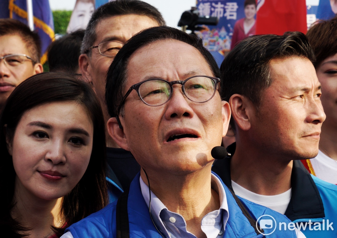國民黨台北市長侯選人丁守中表示,今天來支持他的民眾,是昨天柯文哲造勢晚會的好幾倍。 圖:張良一/攝 國民黨台北市長侯選人丁守中表示,今天來支持他的民眾,是昨天柯文哲造勢晚會的好幾倍。 圖:張良一/攝