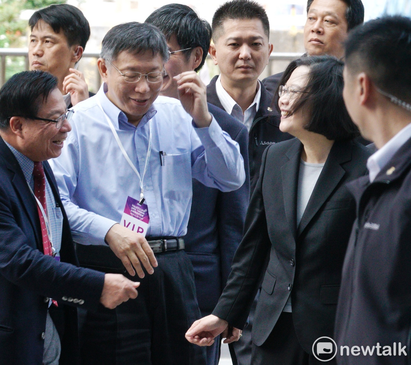 九合一大選後,總統蔡英文首度跟台北市長柯文哲在活動中同台。 圖:張良一 / 攝 九合一大選後,總統蔡英文首度跟台北市長柯文哲在活動中同台。 圖:張良一 / 攝