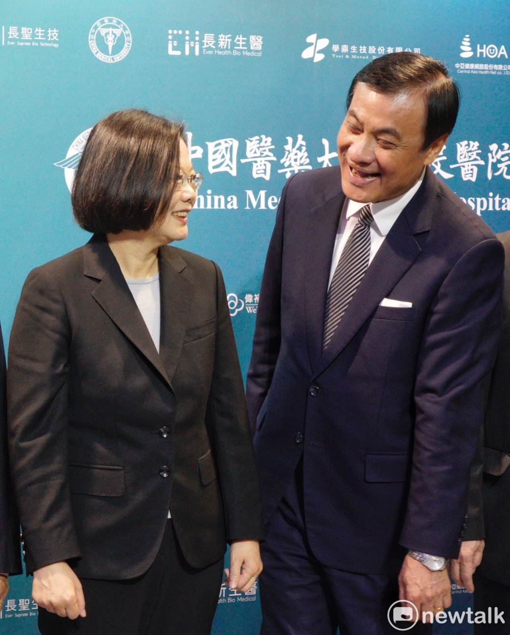 總統蔡英文(左)、立法院長蘇嘉全(右)。 圖:張良一 / 攝 總統蔡英文(左)、立法院長蘇嘉全(右)。 圖:張良一 / 攝
