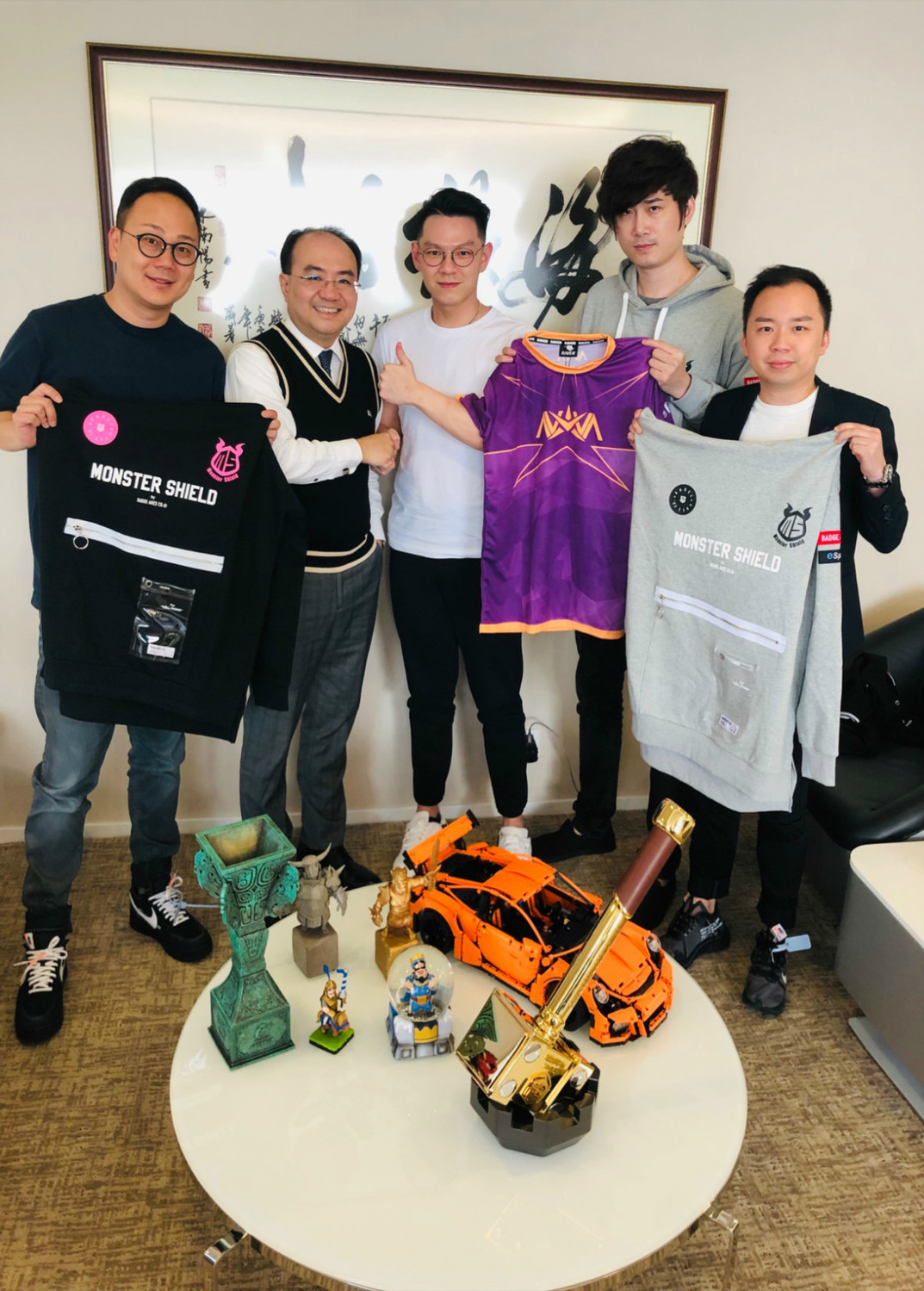 NOVA與MS合作儀式留影。左起NOVA營運總監BoBo,NOVA創辦人Anthony,MS共同創辦人Alan,MS共同創辦人Leo,NOVA戰隊總監Calvin。 NOVA與MS合作儀式留影。左起NOVA營運總監BoBo,NOVA創辦人Anthony,MS共同創辦人Alan,MS共同創辦人Leo,NOVA戰隊總監Calvin。