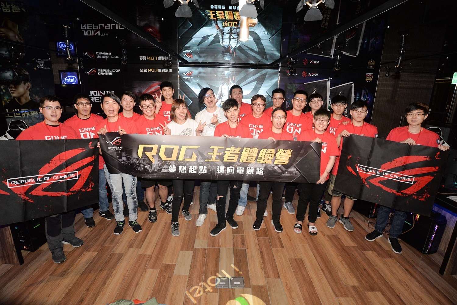 超人氣實況主「Colalin」化身神秘嘉賓驚喜登場。 超人氣實況主「Colalin」化身神秘嘉賓驚喜登場。