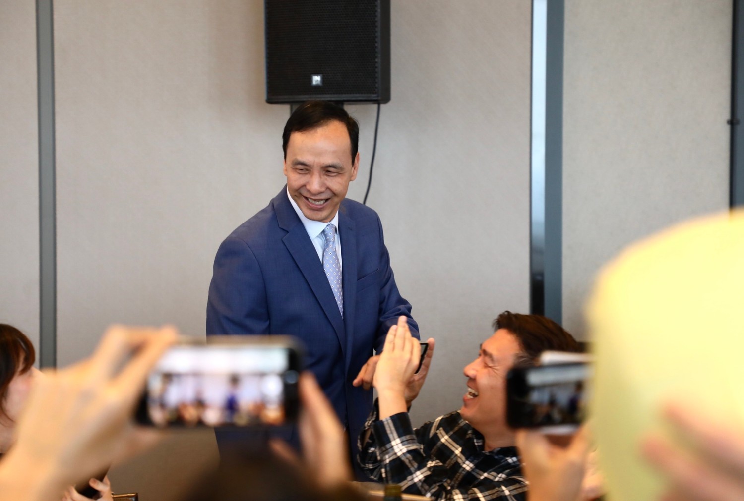 宣布參選總統的前新北市長朱立倫今天中午出席「鉅盛國際物流公司尾牙」活動。 圖:朱立倫工作室提供 宣布參選總統的前新北市長朱立倫今天中午出席「鉅盛國際物流公司尾牙」活動。 圖:朱立倫工作室提供