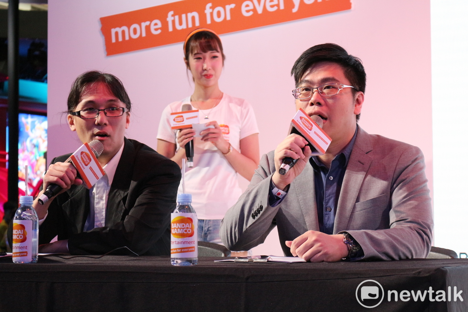 主播賽評請來魯比與鐵馬。