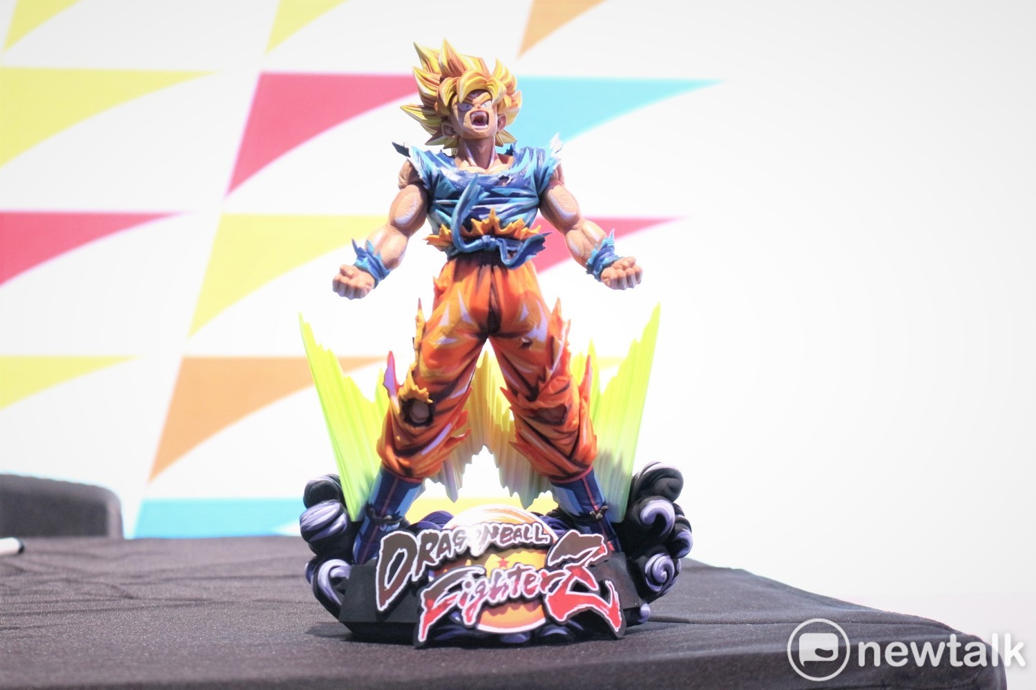 《七龍珠FighterZ》孫悟空精緻公仔。
