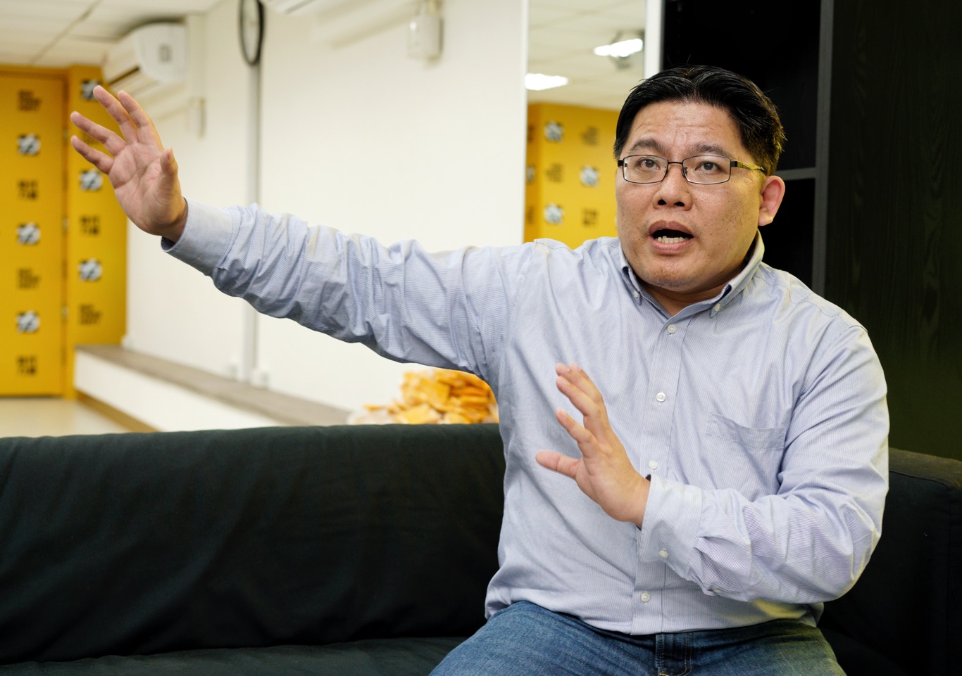 時代力量新任黨主席邱顯智接受新頭殼專訪。 圖:張良一/攝 時代力量新任黨主席邱顯智接受新頭殼專訪。 圖:張良一/攝