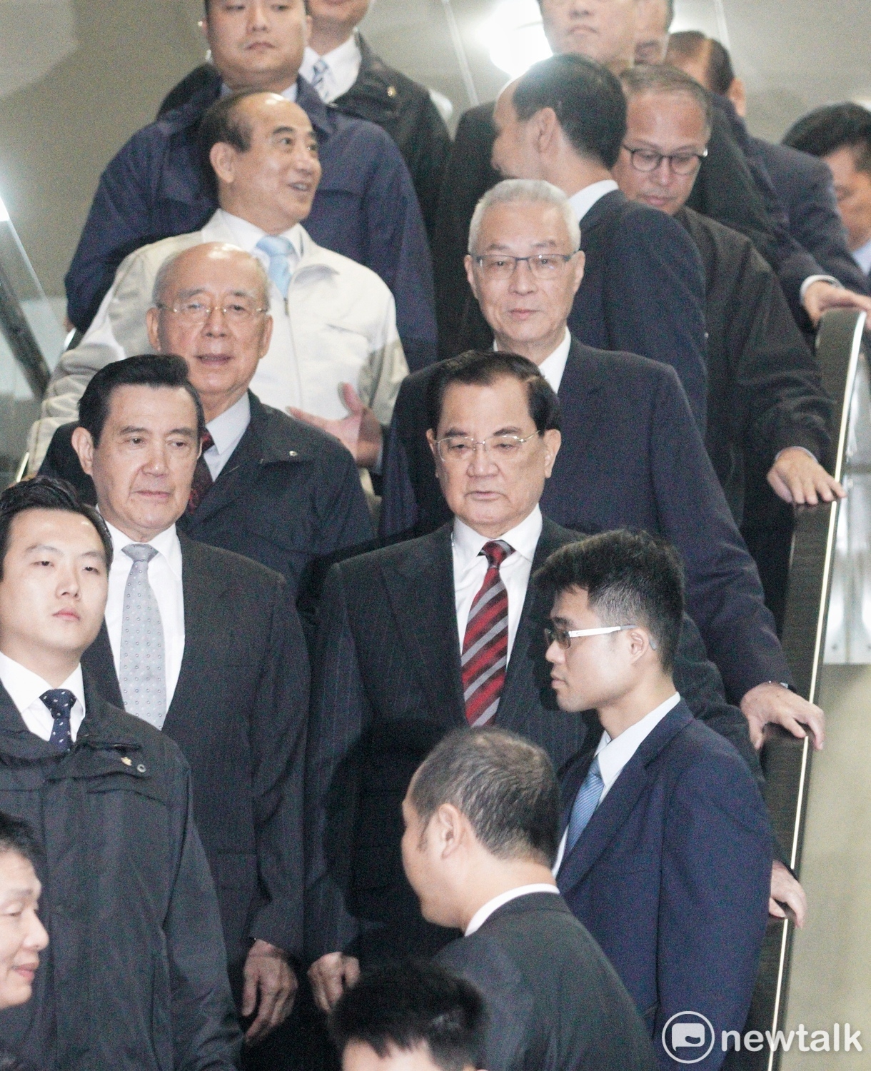 國民黨主席吳敦義、前總統馬英九、前新北市長朱立倫和前立法院長王金平共同出席國民黨中央舉行的「恭祝福德正神聖誕千秋」祭典。 圖:張良一/攝 國民黨主席吳敦義、前總統馬英九、前新北市長朱立倫和前立法院長王金平共同出席國民黨中央舉行的「恭祝福德正神聖誕千秋」祭典。 圖:張良一/攝