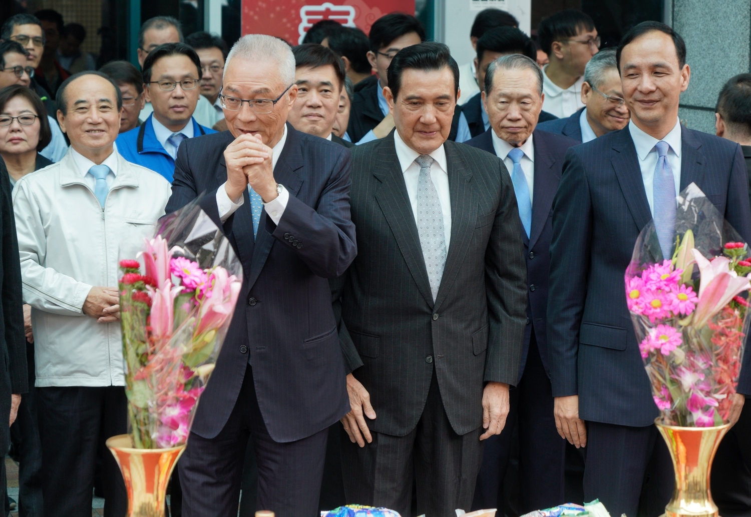 國民黨主席吳敦義、前總統馬英九、前新北市長朱立倫和前立法院長王金平共同出席國民黨中央舉行的「恭祝福德正神聖誕千秋」祭典。 圖:張良一/攝 國民黨主席吳敦義、前總統馬英九、前新北市長朱立倫和前立法院長王金平共同出席國民黨中央舉行的「恭祝福德正神聖誕千秋」祭典。 圖:張良一/攝