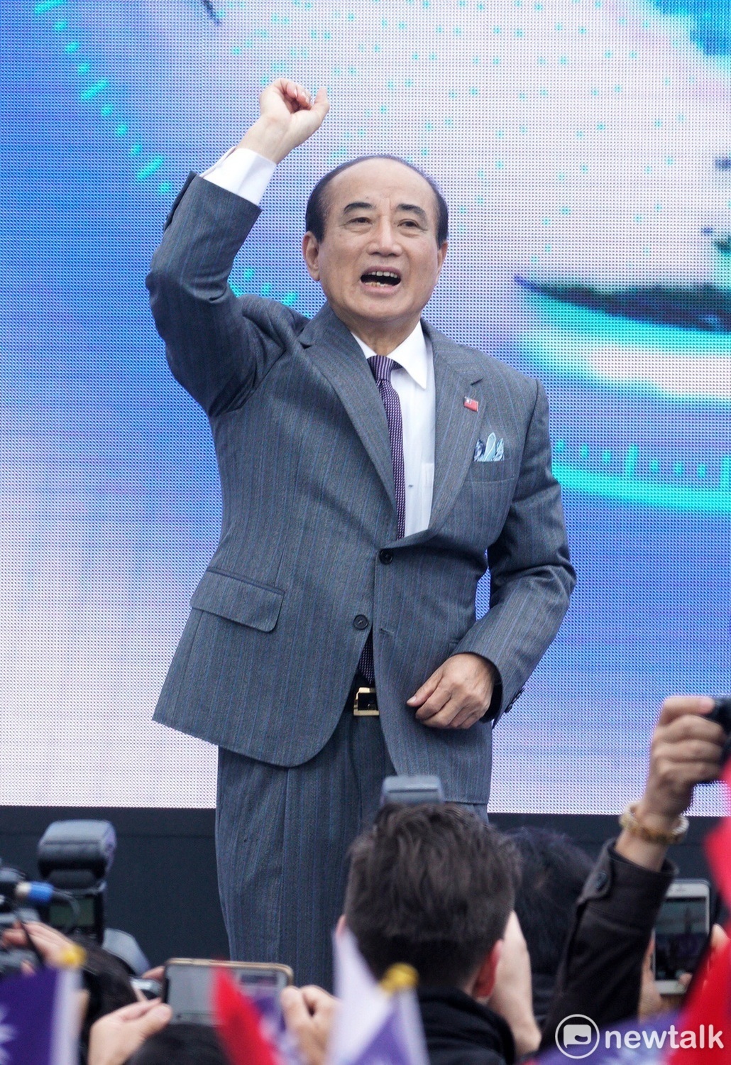 前立法院長王金平今(7)日正式宣布參選總統,於參選演說前展現出十足氣勢。 圖:張良一/攝 前立法院長王金平今(7)日正式宣布參選總統,於參選演說前展現出十足氣勢。 圖:張良一/攝