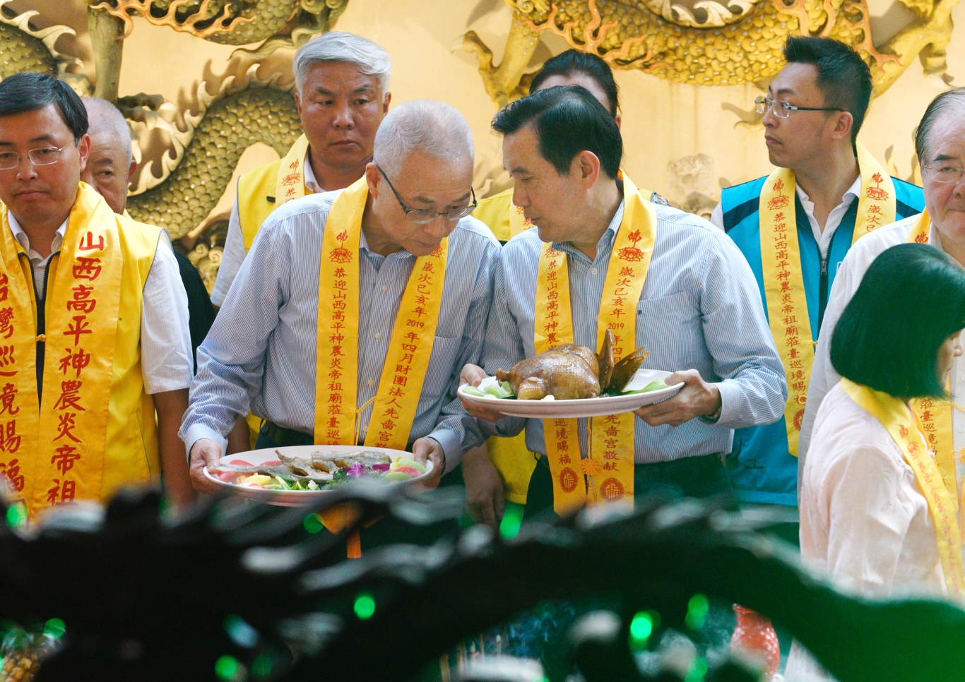 國民黨主席吳敦義、前總統馬英九出席三重先嗇宮「山西高平祖廟神農炎帝蒞台巡境」活動。 圖:張良一/攝 國民黨主席吳敦義、前總統馬英九出席三重先嗇宮「山西高平祖廟神農炎帝蒞台巡境」活動。 圖:張良一/攝