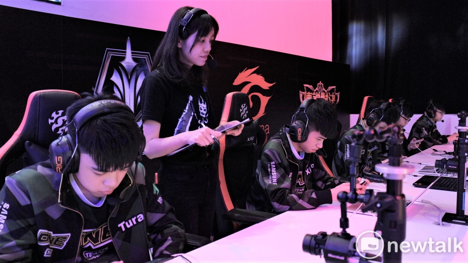 昨日ONE Team直落三擊敗SMG,但勝場無關排名,依舊以第三名晉級季後賽。 昨日ONE Team直落三擊敗SMG,但勝場無關排名,依舊以第三名晉級季後賽。