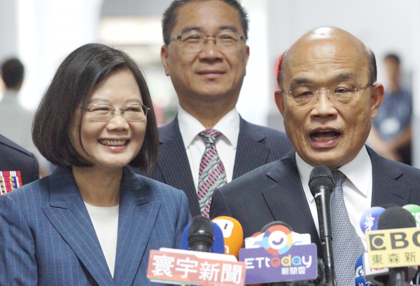 總統蔡英文在行政院長蘇貞昌的陪同下出席警察節慶祝大會。 圖:張良一/攝 總統蔡英文在行政院長蘇貞昌的陪同下出席警察節慶祝大會。 圖:張良一/攝