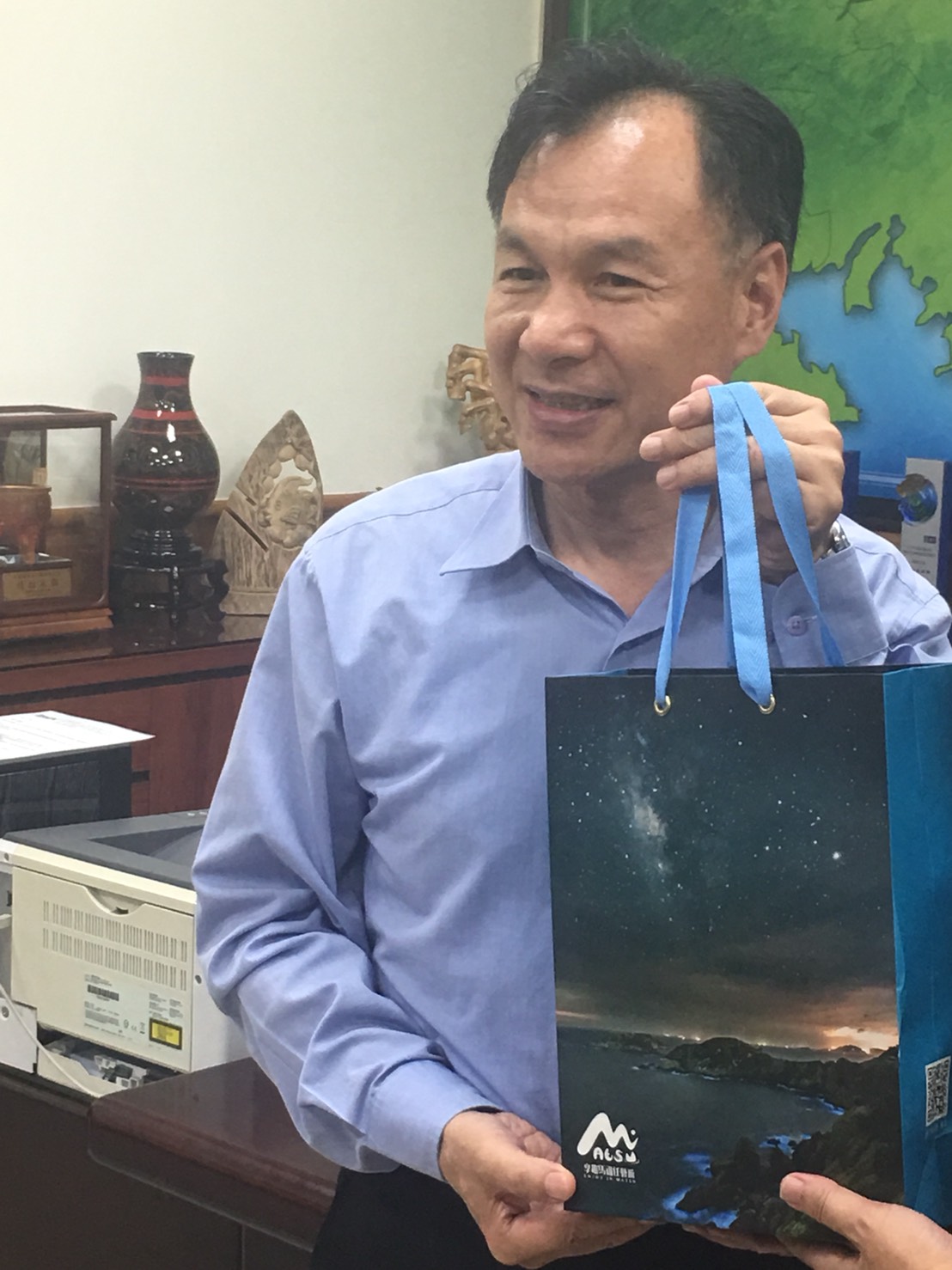 連江縣長劉增應指出,東引海域無污染及優質微生物多,水產資源豐富。 圖/劉冠瑾攝 連江縣長劉增應指出,東引海域無污染及優質微生物多,水產資源豐富。 圖/劉冠瑾攝