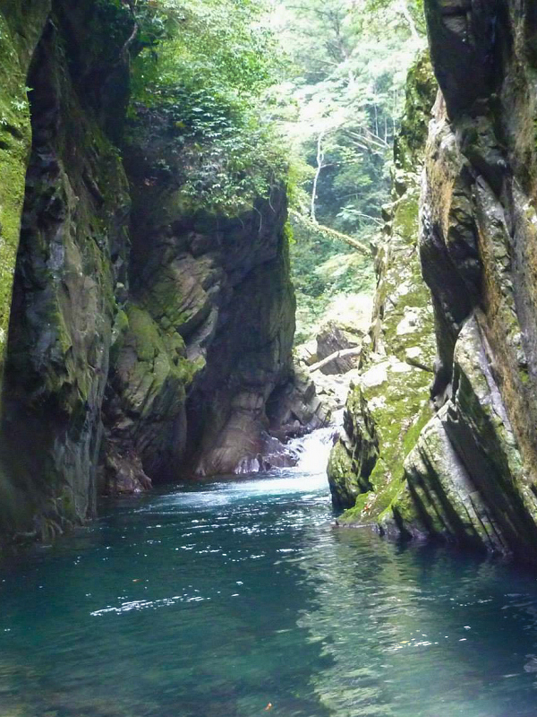 北橫三光溪具有相當難度,但峽谷景觀依舊吸引許多進階玩家前往探秘。圖:黃鈞翊/攝 北橫三光溪具有相當難度,但峽谷景觀依舊吸引許多進階玩家前往探秘。圖:黃鈞翊/攝