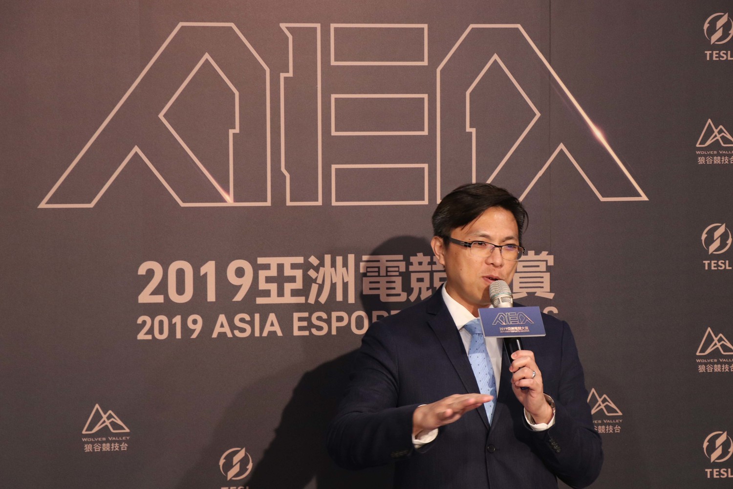 狼谷娛樂總經理黃俊仁闡述亞洲電競大賞的籌辦理念。 狼谷娛樂總經理黃俊仁闡述亞洲電競大賞的籌辦理念。