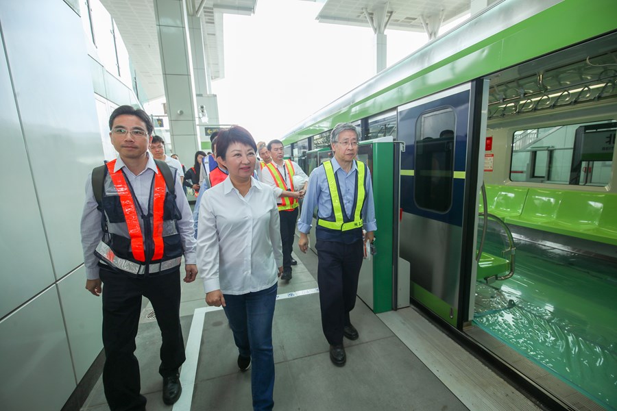 盧秀燕視察捷運綠線。圖/台中市政府提供 盧秀燕視察捷運綠線。圖/台中市政府提供