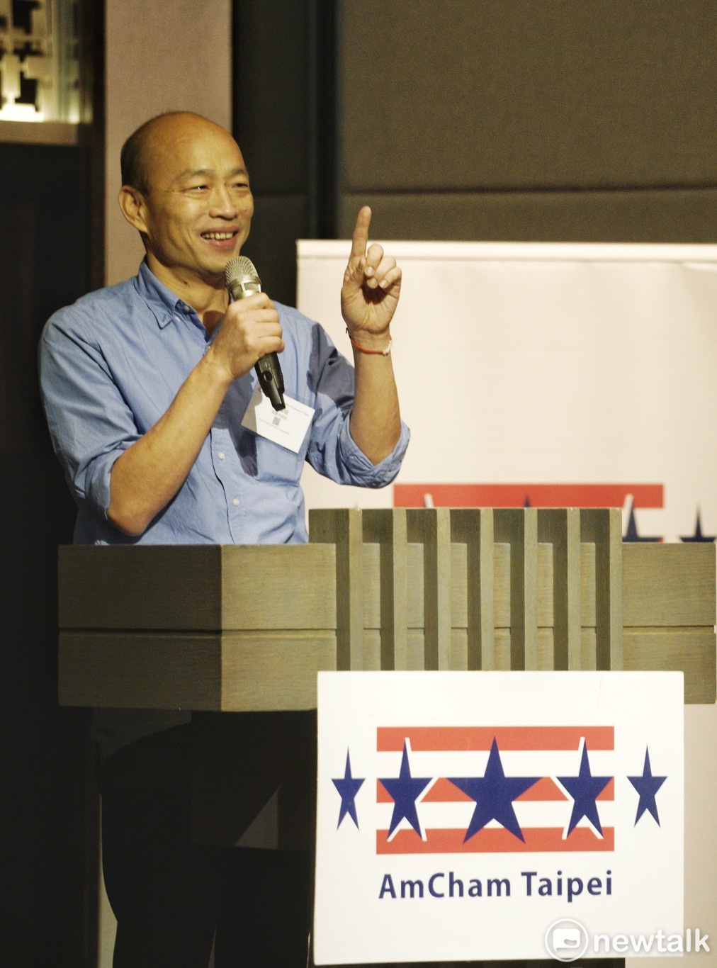 國民黨總統參選人韓國瑜公開呼籲支持者,即日起接到民調電話,一律拒絕回答,一律說不知道;隔天更「變招」,要求支持者說「唯一支持蔡英文」。/圖:張良一攝(資料照片) 國民黨總統參選人韓國瑜公開呼籲支持者,即日起接到民調電話,一律拒絕回答,一律說不知道;隔天更「變招」,要求支持者說「唯一支持蔡英文」。/圖:張良一攝(資料照片)