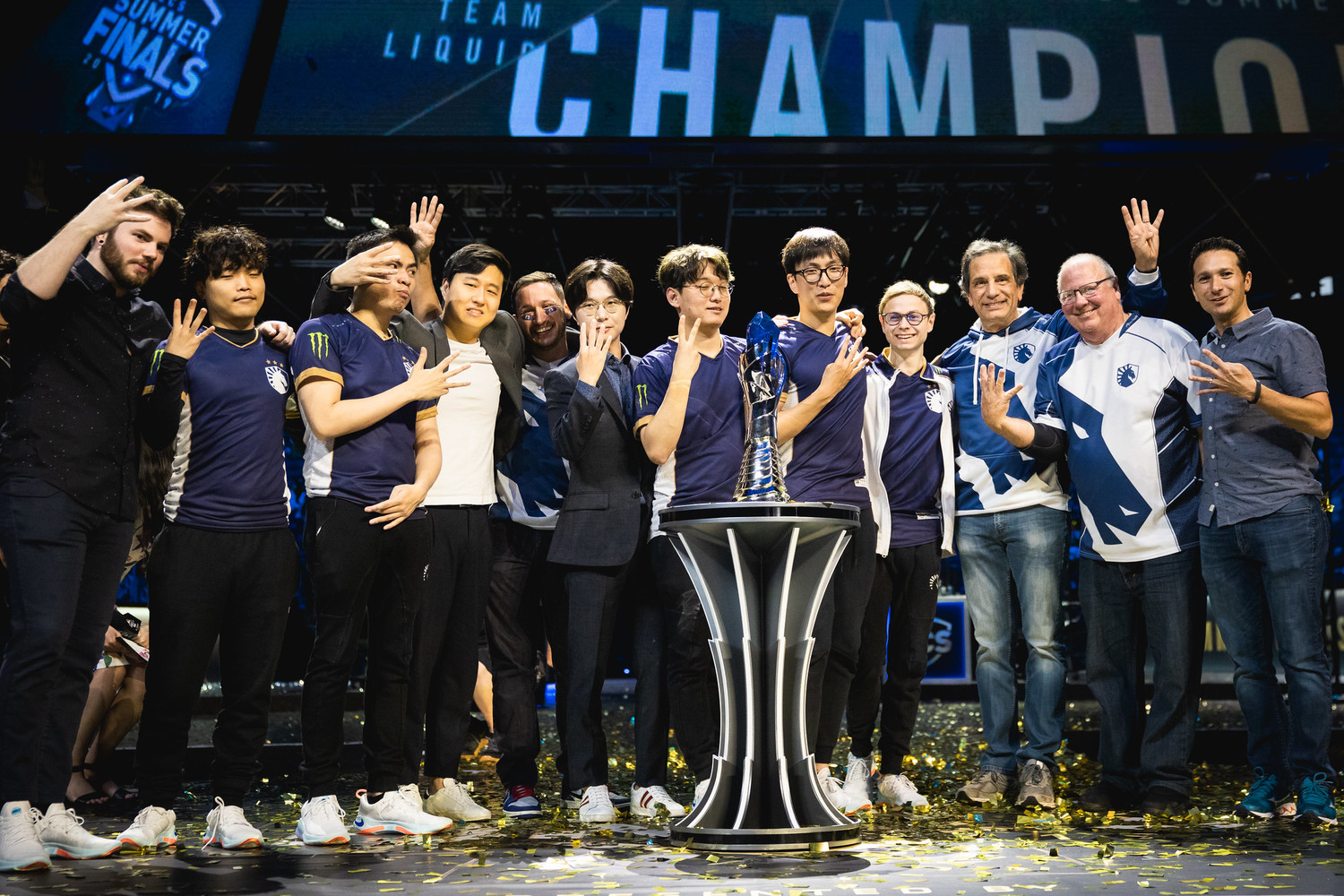 大師兄在TL先後有著Xmithie、Impact、Jensen、CoreJJ等已經證明過自己的選手助拳後,可說是完全宰制了北美賽區。 大師兄在TL先後有著Xmithie、Impact、Jensen、CoreJJ等已經證明過自己的選手助拳後,可說是完全宰制了北美賽區。
