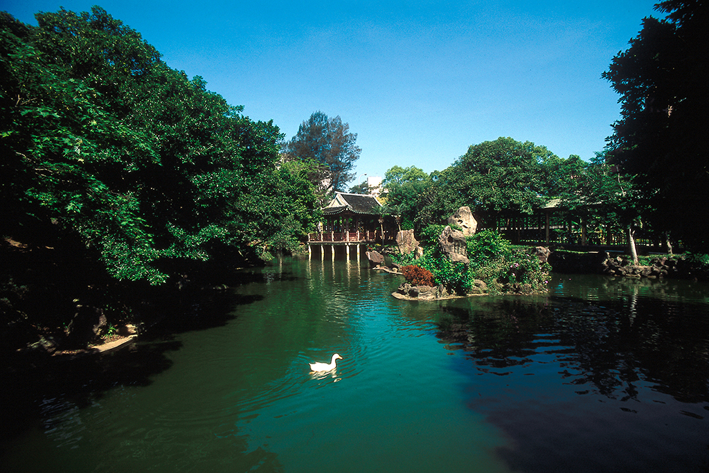 台北市內雙溪自然公園占地104公頃,為台北市最大的森林自然公園,圖為藥用植物園。圖:觀光局/提供 台北市內雙溪自然公園占地104公頃,為台北市最大的森林自然公園,圖為藥用植物園。圖:觀光局/提供