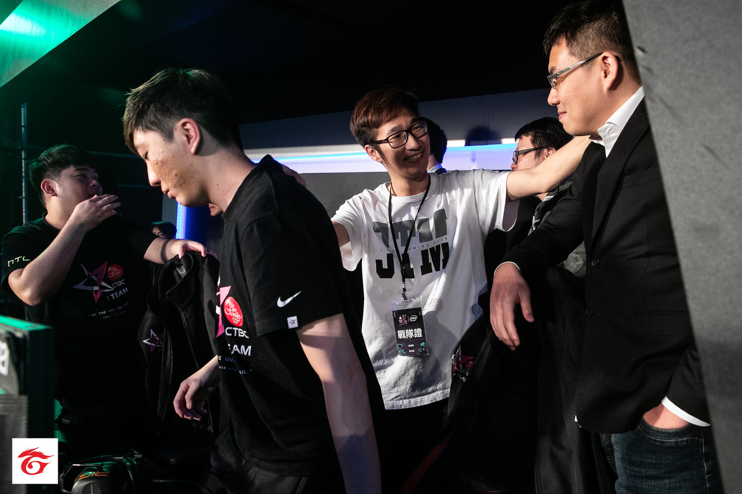 這次奪冠讓中信JT兩位老闆感到很有面子。 這次奪冠讓中信JT兩位老闆感到很有面子。