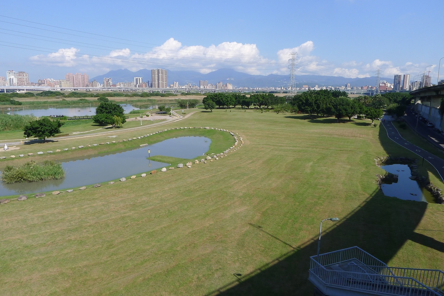 台北市動保處表示,鄰近的野雁保護區在夏末初秋的9月是觀察候鳥遷移的好地點 圖:台北市動保處/提供 台北市動保處表示,鄰近的野雁保護區在夏末初秋的9月是觀察候鳥遷移的好地點 圖:台北市動保處/提供