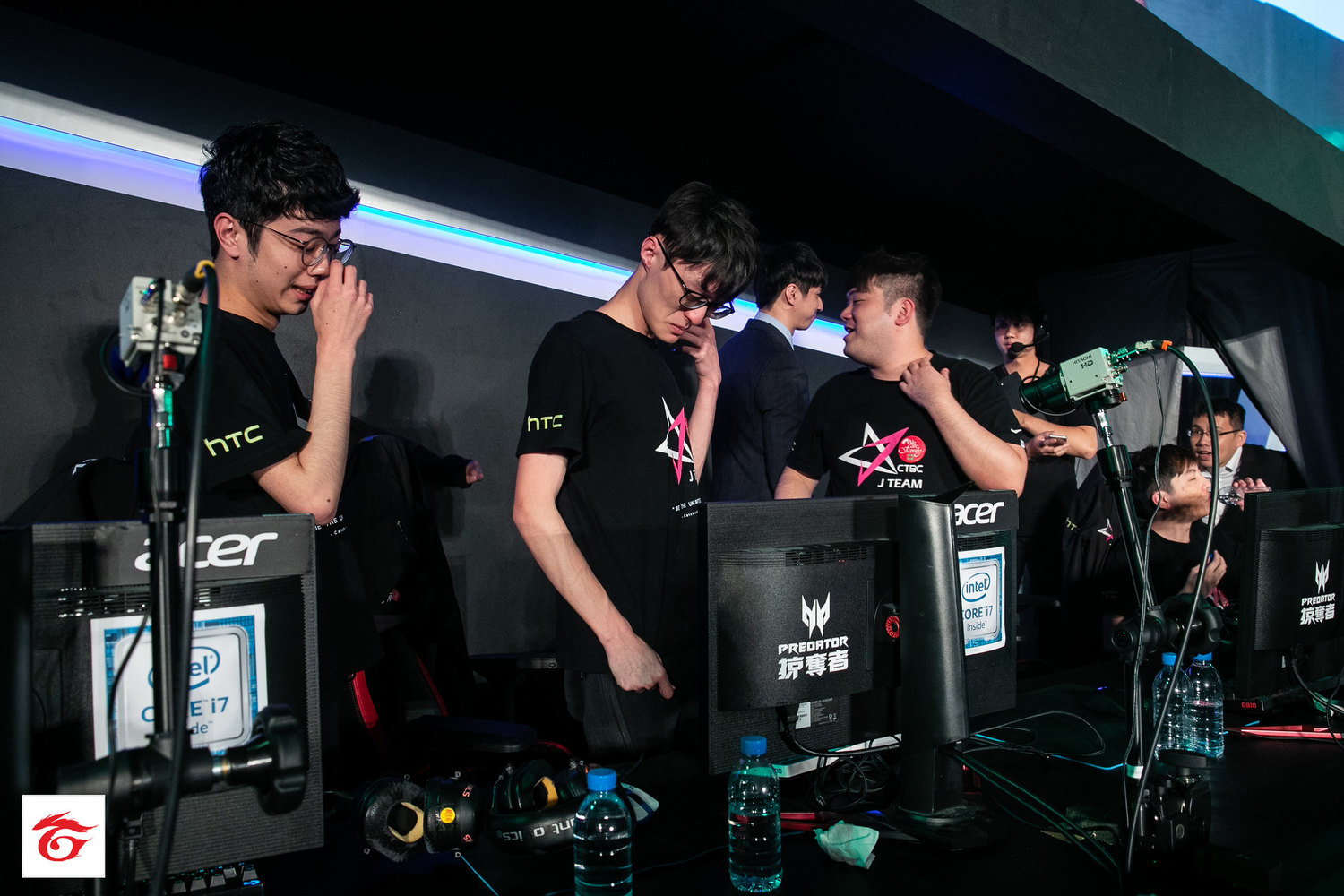 奪冠當下JT成員都很開心,FoFo更是喜極而泣。 奪冠當下JT成員都很開心,FoFo更是喜極而泣。