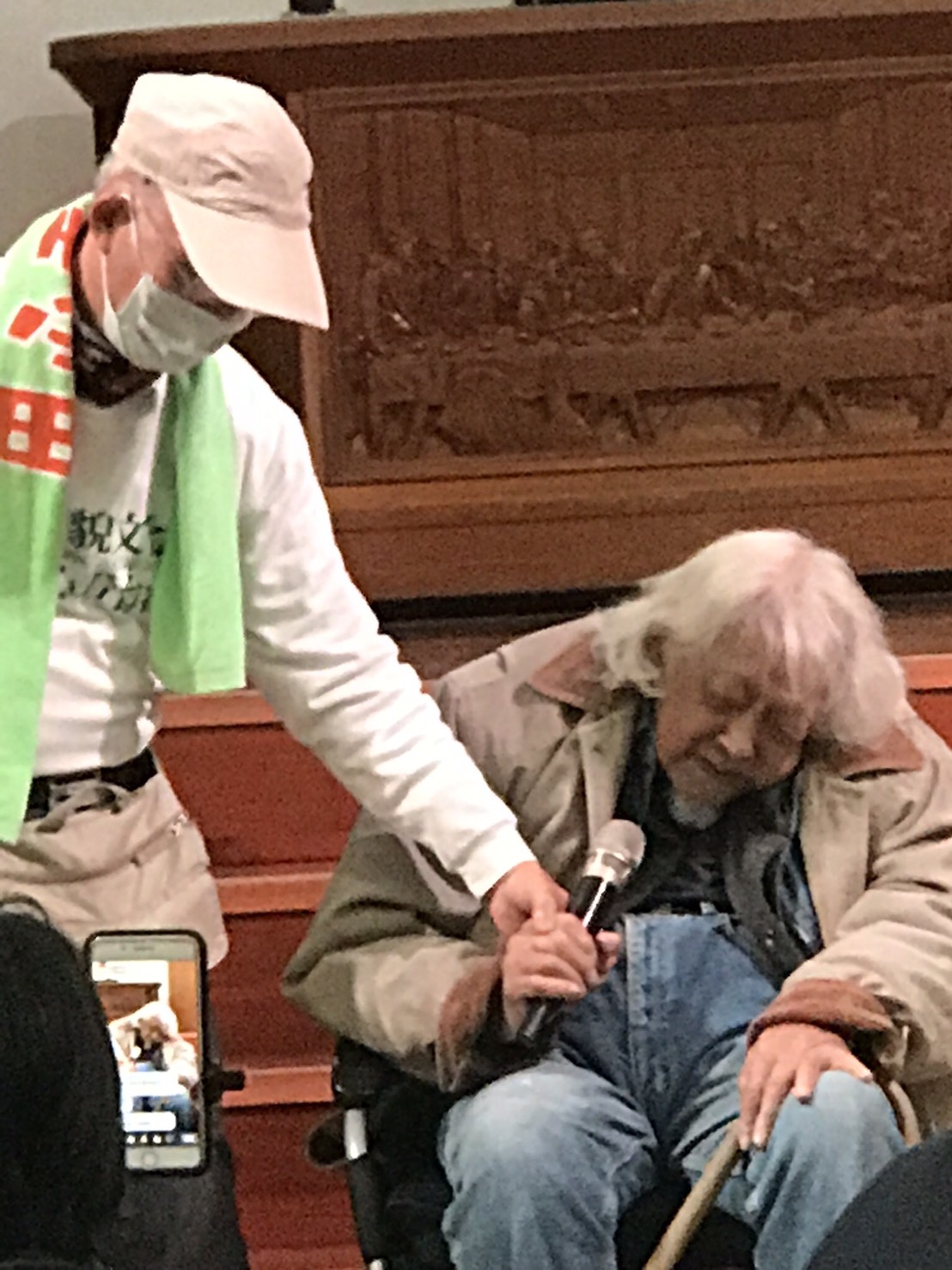 儘管年已逾百,史明仍堅定地站上舞台,推廣自己對於台獨的豐富理念。 圖:朱蒲青/攝 儘管年已逾百,史明仍堅定地站上舞台,推廣自己對於台獨的豐富理念。 圖:朱蒲青/攝