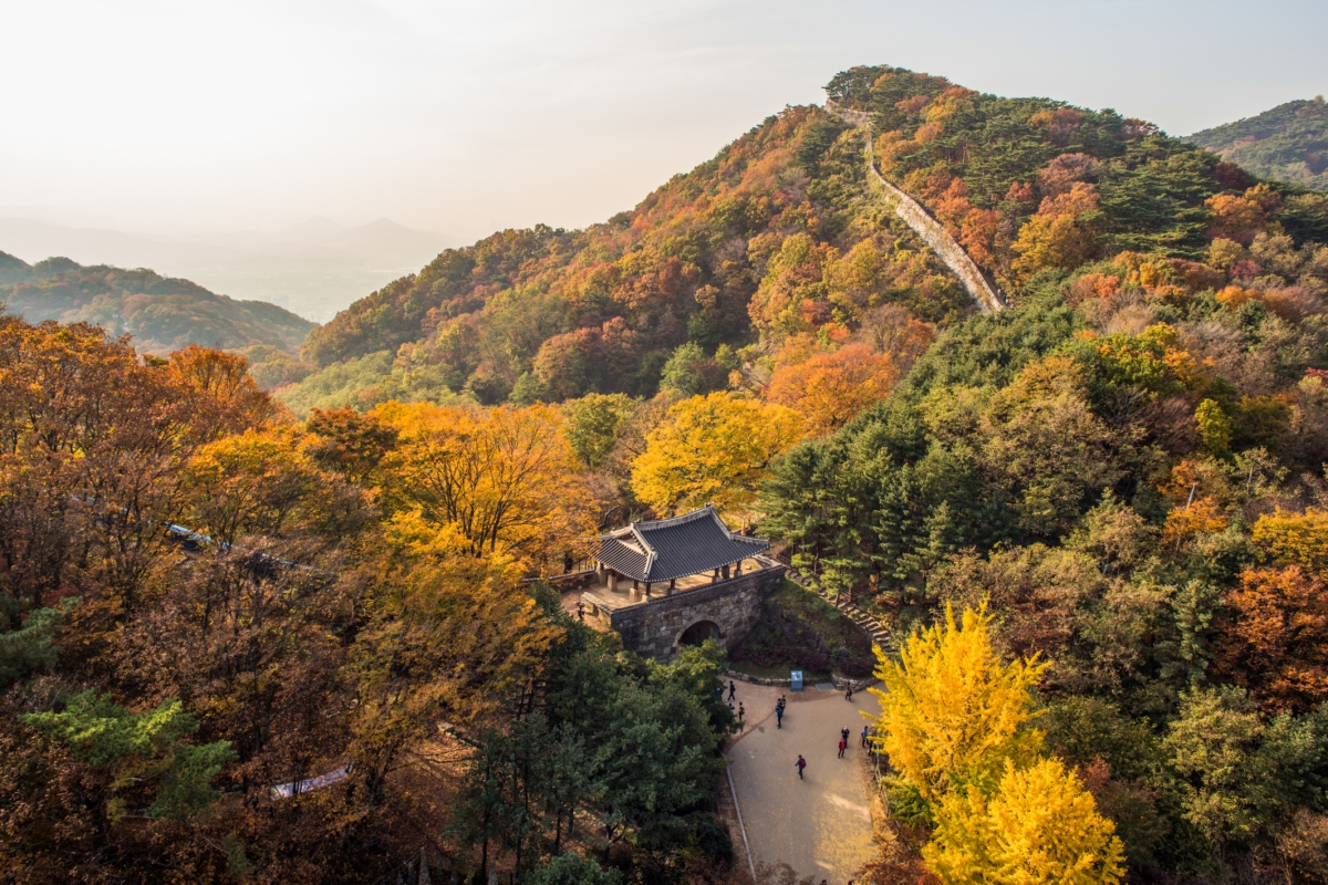 登上最高峰,可將仁川、首爾及京畿道景色一覽無遺。圖:翻攝自韓國觀光公社 台北支社網站 登上最高峰,可將仁川、首爾及京畿道景色一覽無遺。圖:翻攝自韓國觀光公社 台北支社網站