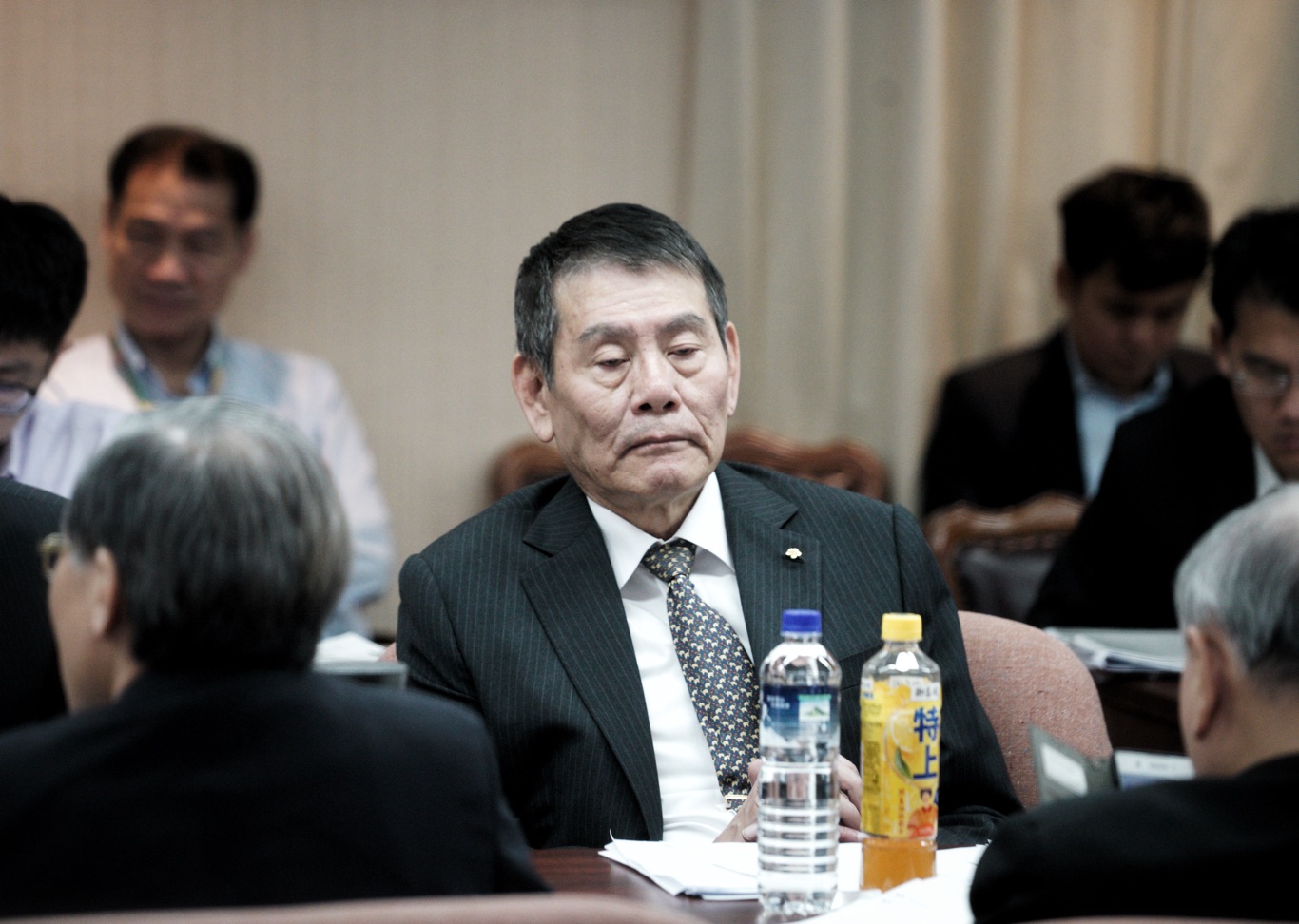 華航董事長謝世謙在立院交通委員會備詢。 圖:張良一/攝 華航董事長謝世謙在立院交通委員會備詢。 圖:張良一/攝