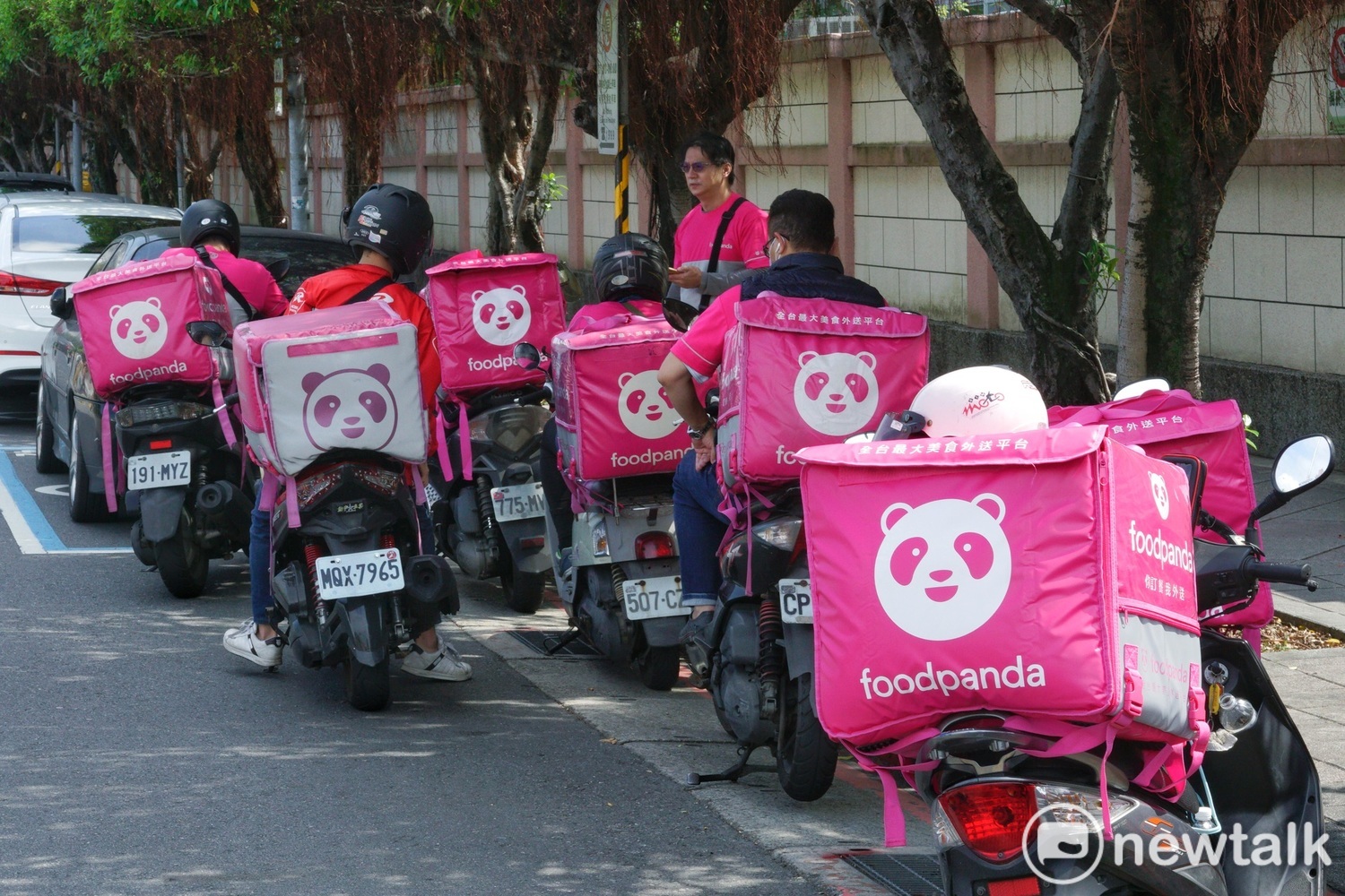 foodpanda美食外送員。圖:張良一/攝 foodpanda美食外送員。圖:張良一/攝
