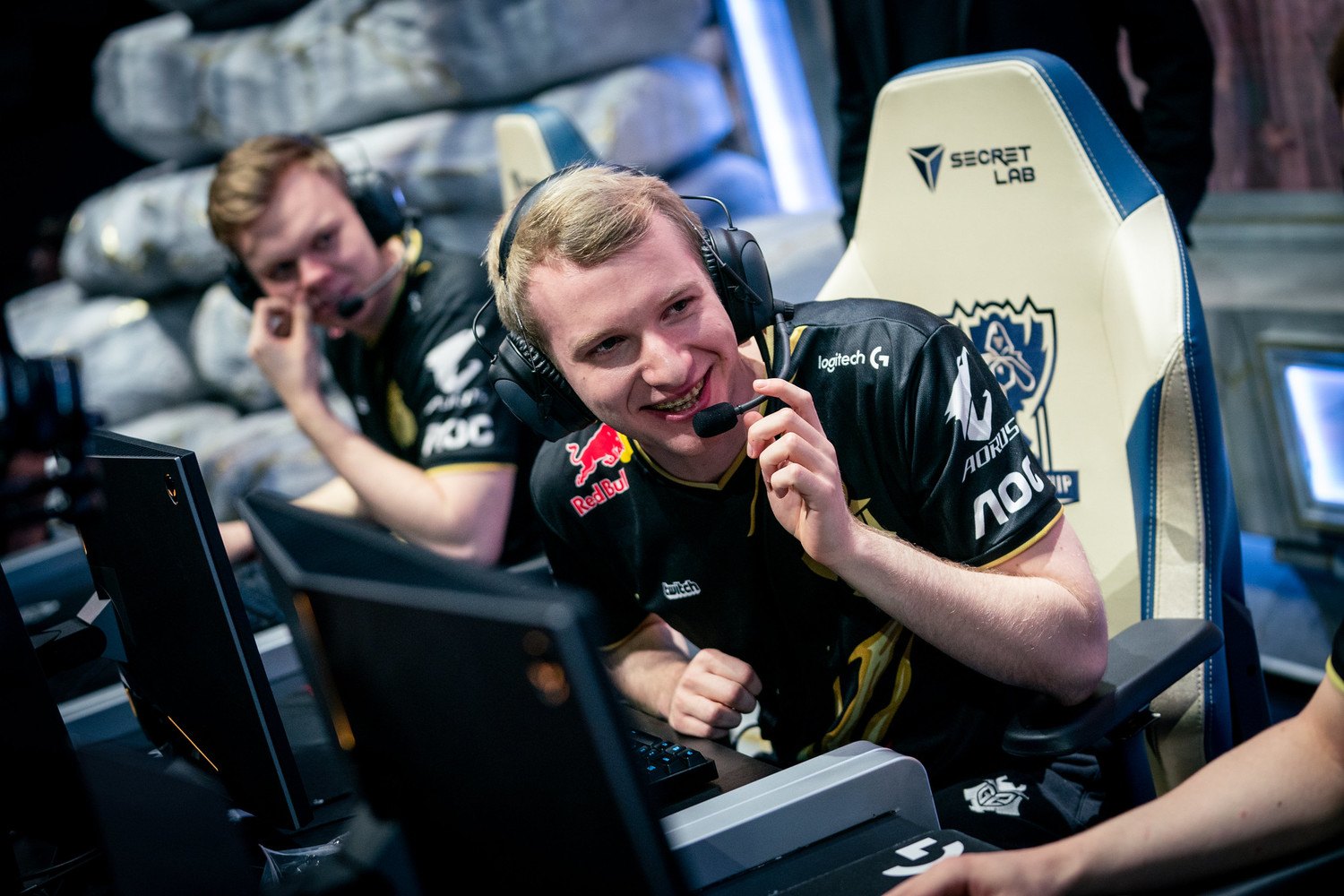 關鍵第四局Jankos與Wunder、Caps打出完美的中上野連動,頻頻越塔擊殺DWG成員。 關鍵第四局Jankos與Wunder、Caps打出完美的中上野連動,頻頻越塔擊殺DWG成員。