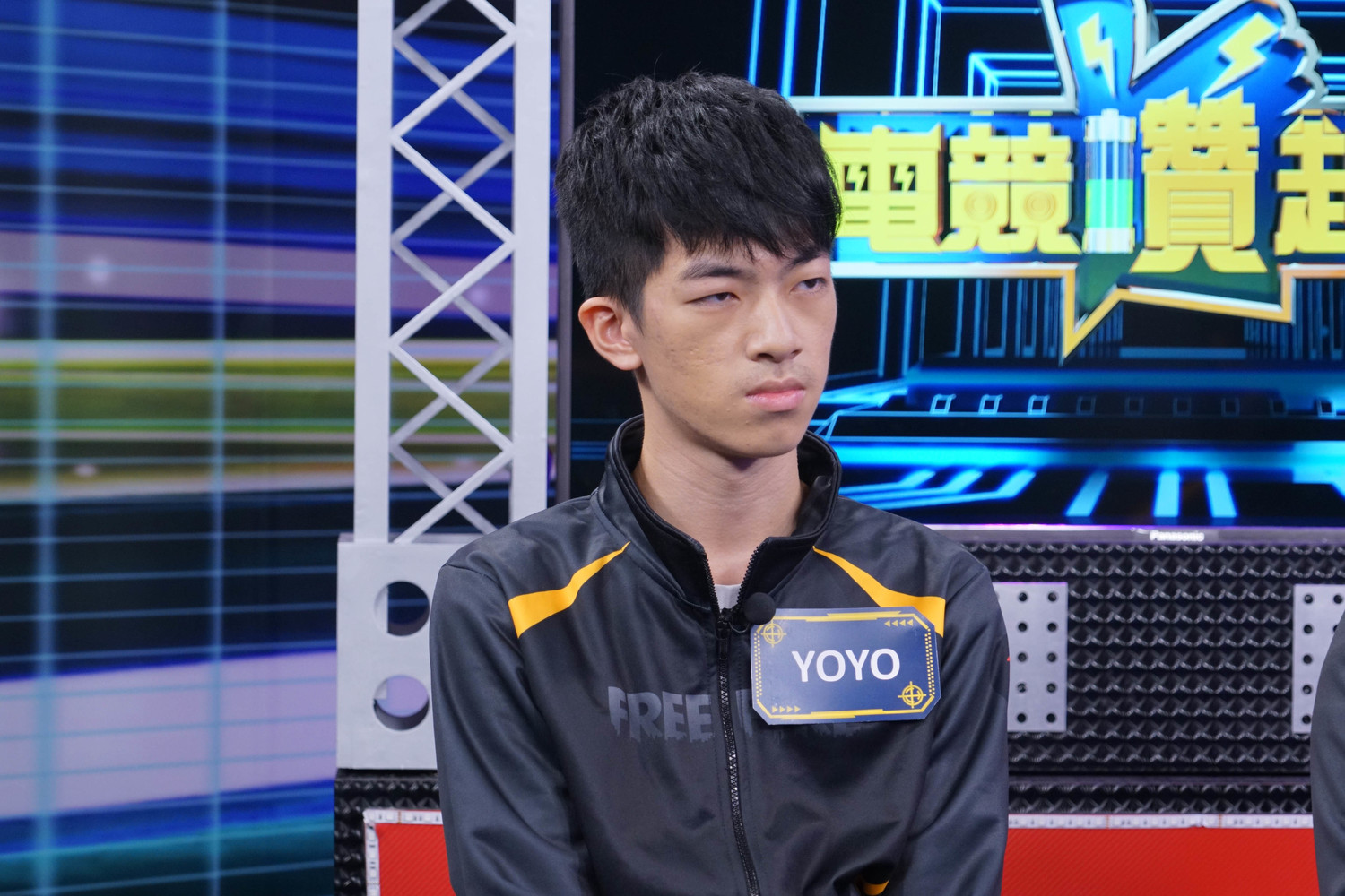 「女神聯盟」成員YOYO總是先把課業顧好,再與隊友練習。 「女神聯盟」成員YOYO總是先把課業顧好,再與隊友練習。