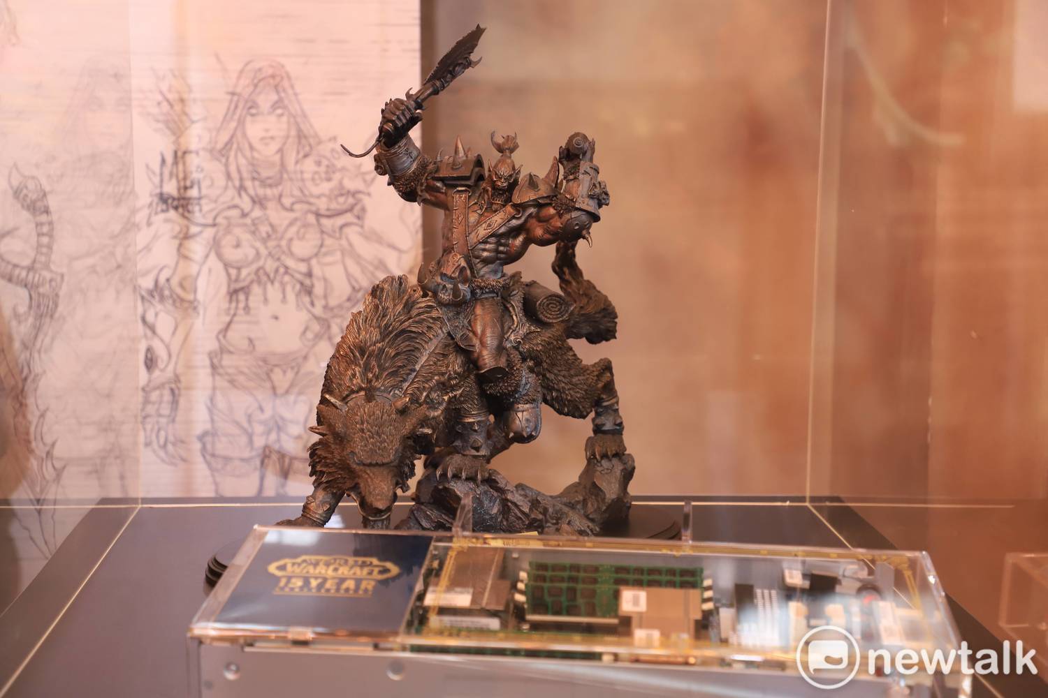 《魔獸世界》獸人騎狼雕像也是本次義賣活動的競標品,該雕像是《魔獸世界》2007年暴雪員工禮,當時全台僅有五位員工,這五尊之中只有競標這尊仍在台灣市面上流通。 《魔獸世界》獸人騎狼雕像也是本次義賣活動的競標品,該雕像是《魔獸世界》2007年暴雪員工禮,當時全台僅有五位員工,這五尊之中只有競標這尊仍在台灣市面上流通。