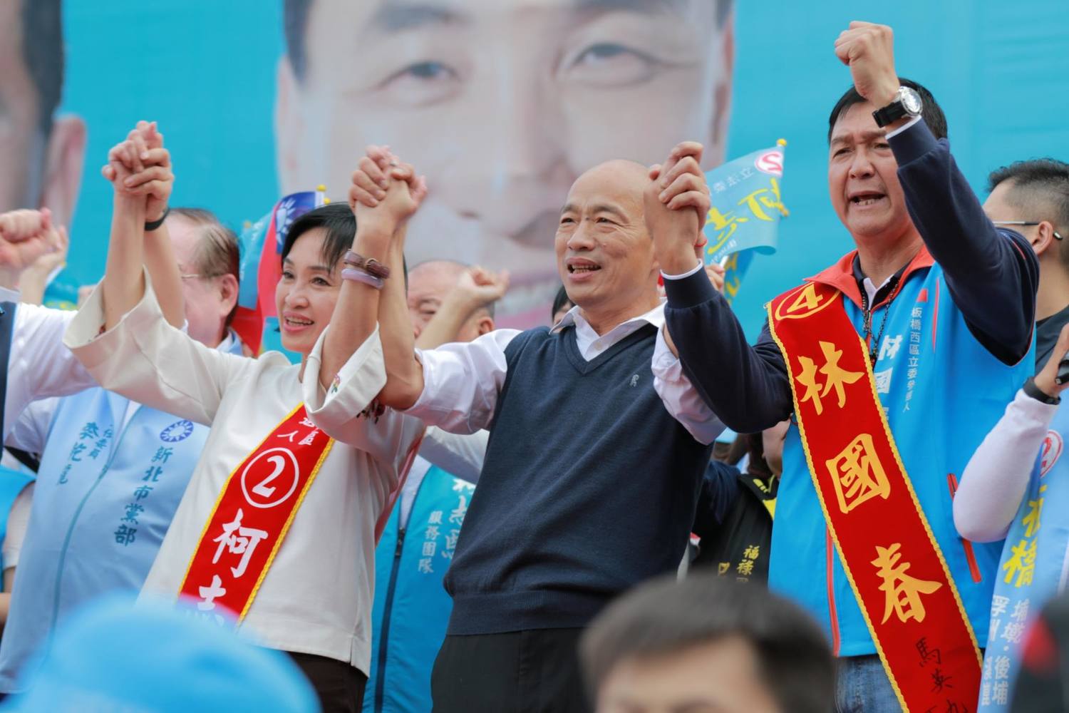 韓國瑜幫柯志恩站台。 圖:翻攝自柯志恩臉書(資料照片) 韓國瑜幫柯志恩站台。 圖:翻攝自柯志恩臉書(資料照片)