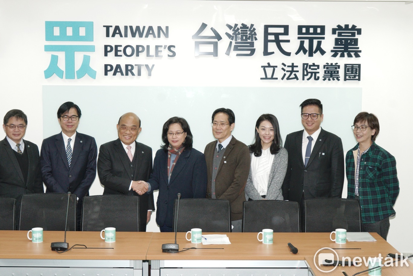 行政院長蘇貞昌拜會立法院台灣民眾黨黨團。 圖:張良一 / 攝 行政院長蘇貞昌拜會立法院台灣民眾黨黨團。 圖:張良一 / 攝