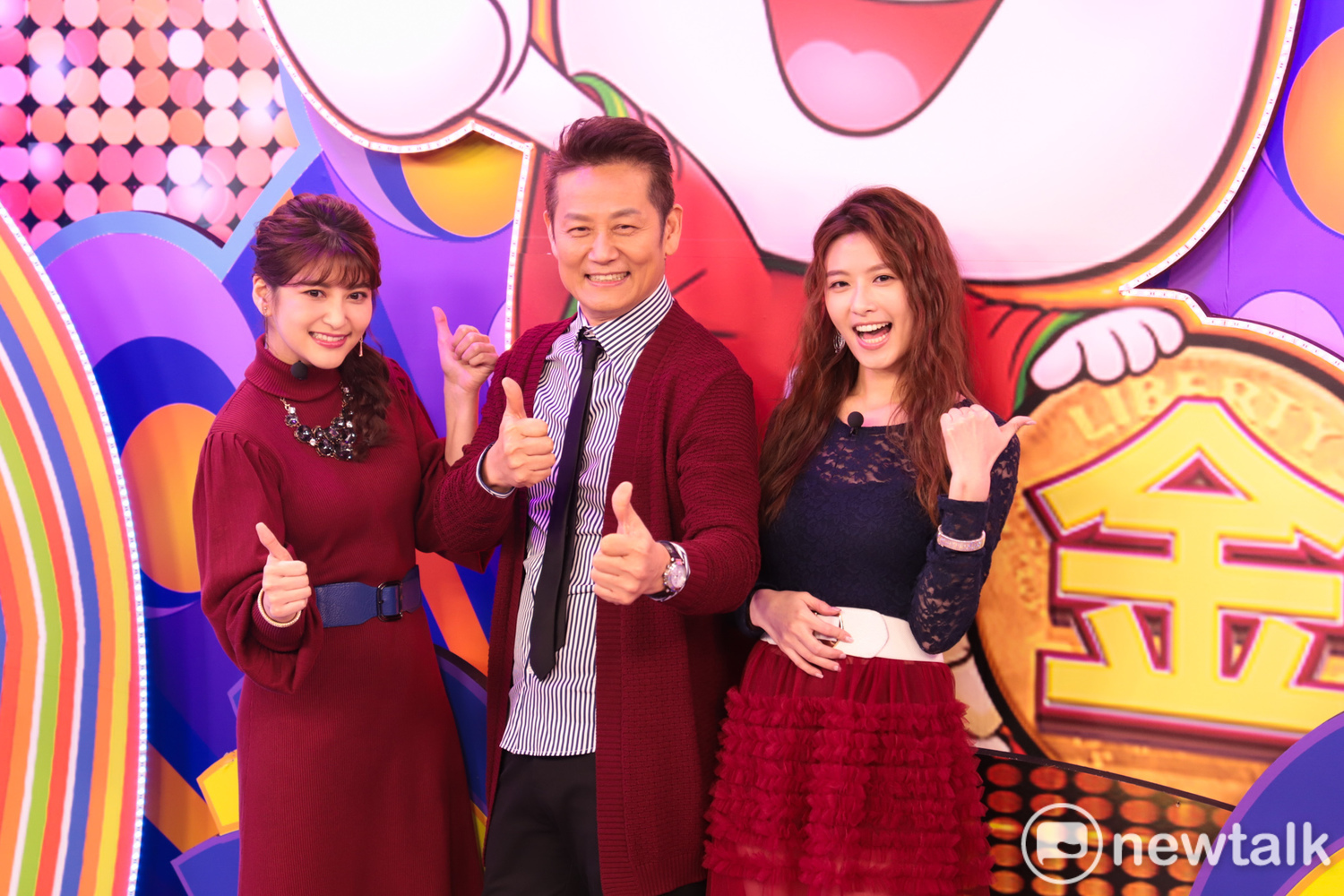 狼谷競技台新節目《金牌財神爺》主持人徐乃麟、樓心潼（左）、妞妞（右） 圖：簡育詮／攝
