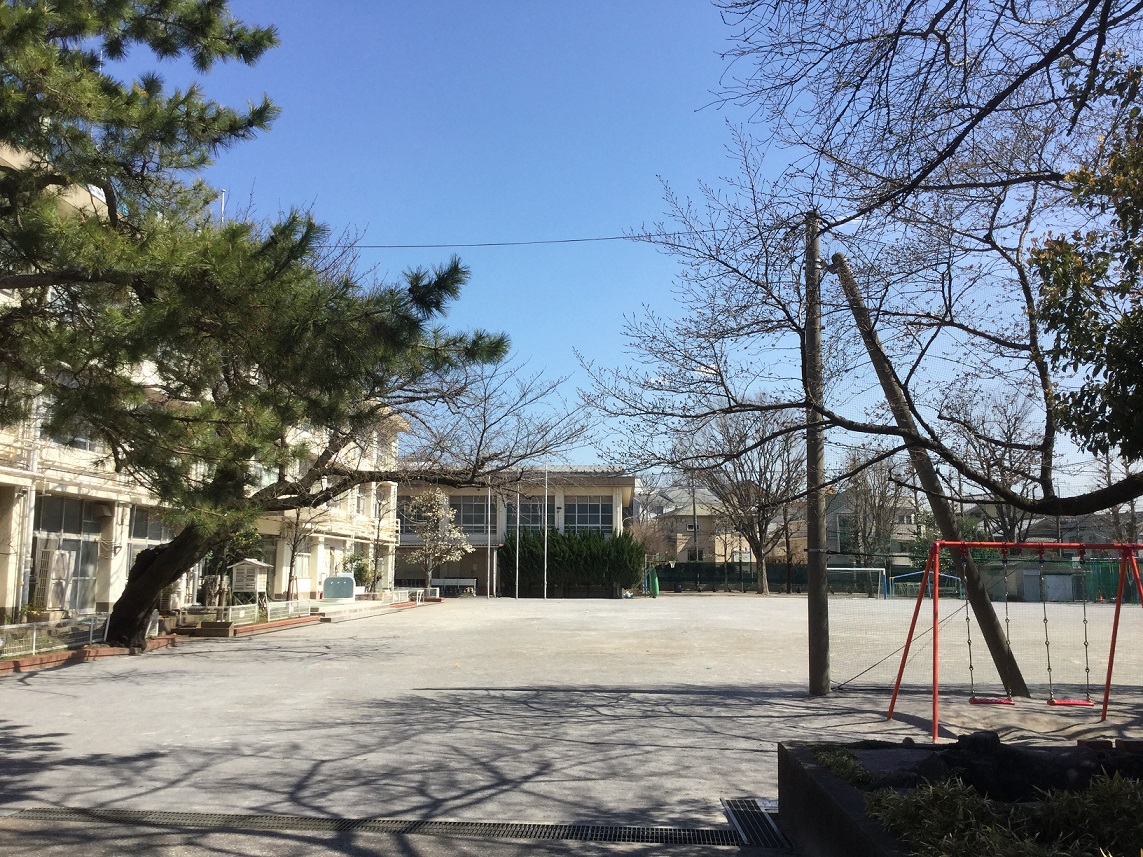 日本小中高校停課讓安倍大獲肯定 圖：劉黎兒/攝