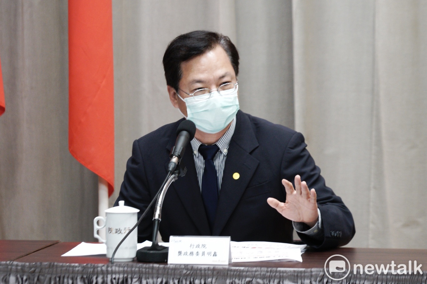 行政院政委龔明鑫、經濟部長沈榮津、財政部長蘇建榮、金管會主委顧立雄舉行「融資貸款協助說明」記者會。 圖:張良一/攝 行政院政委龔明鑫、經濟部長沈榮津、財政部長蘇建榮、金管會主委顧立雄舉行「融資貸款協助說明」記者會。 圖:張良一/攝