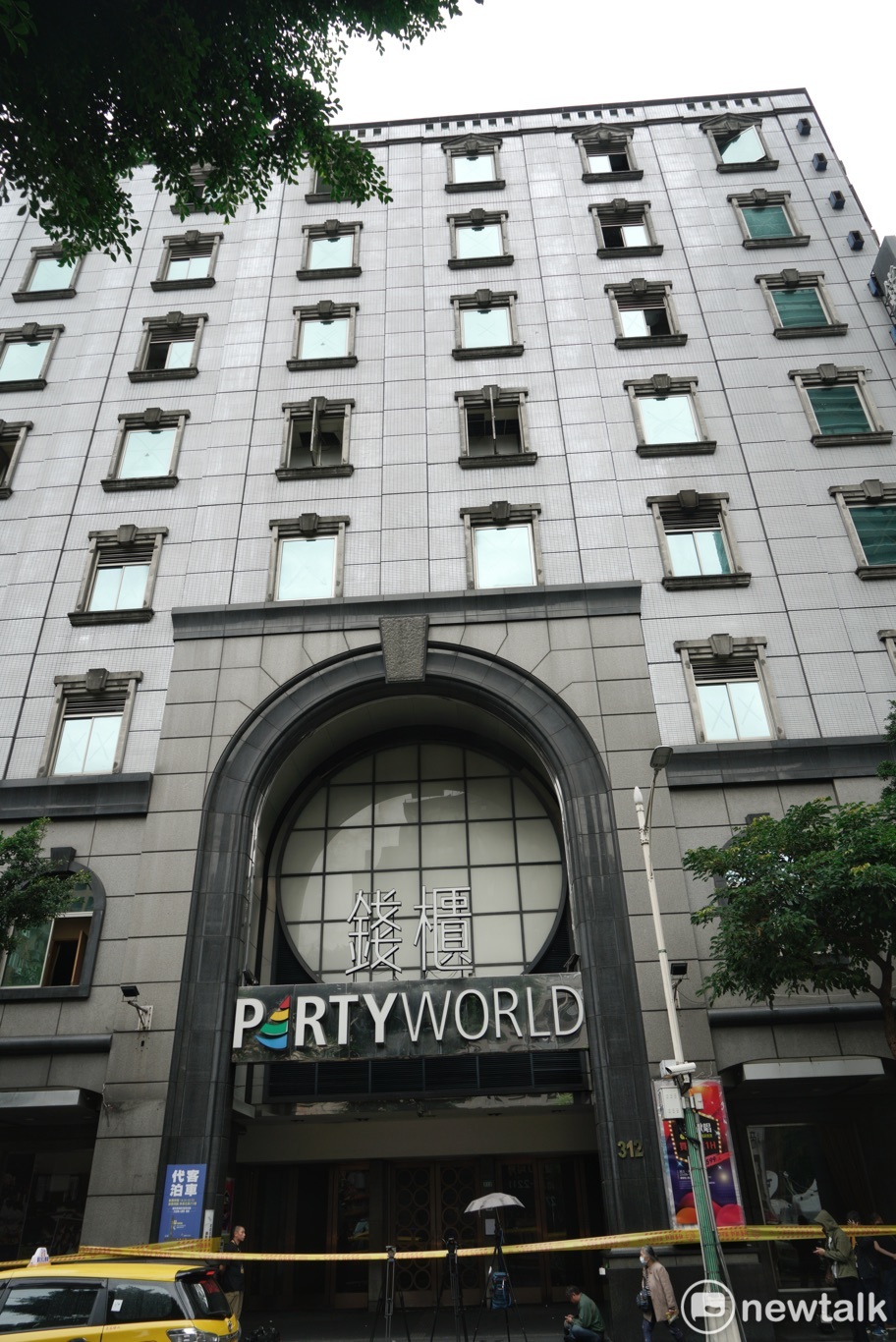 錢櫃KTV林森店火災後續。 圖:張良一 / 攝 錢櫃KTV林森店火災後續。 圖:張良一 / 攝