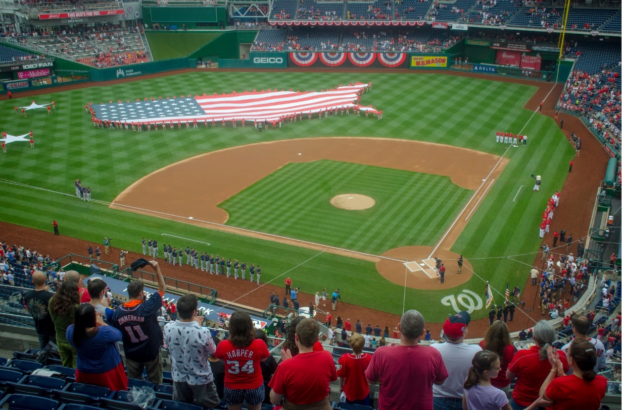 2016年7月4日,在華盛頓國民隊(Washington Nationals)主場慶祝活動。左邊2顆白星代表阿拉斯加和夏威夷州。 圖:翻攝自美國在台協會 AIT 2016年7月4日,在華盛頓國民隊(Washington Nationals)主場慶祝活動。左邊2顆白星代表阿拉斯加和夏威夷州。 圖:翻攝自美國在台協會 AIT