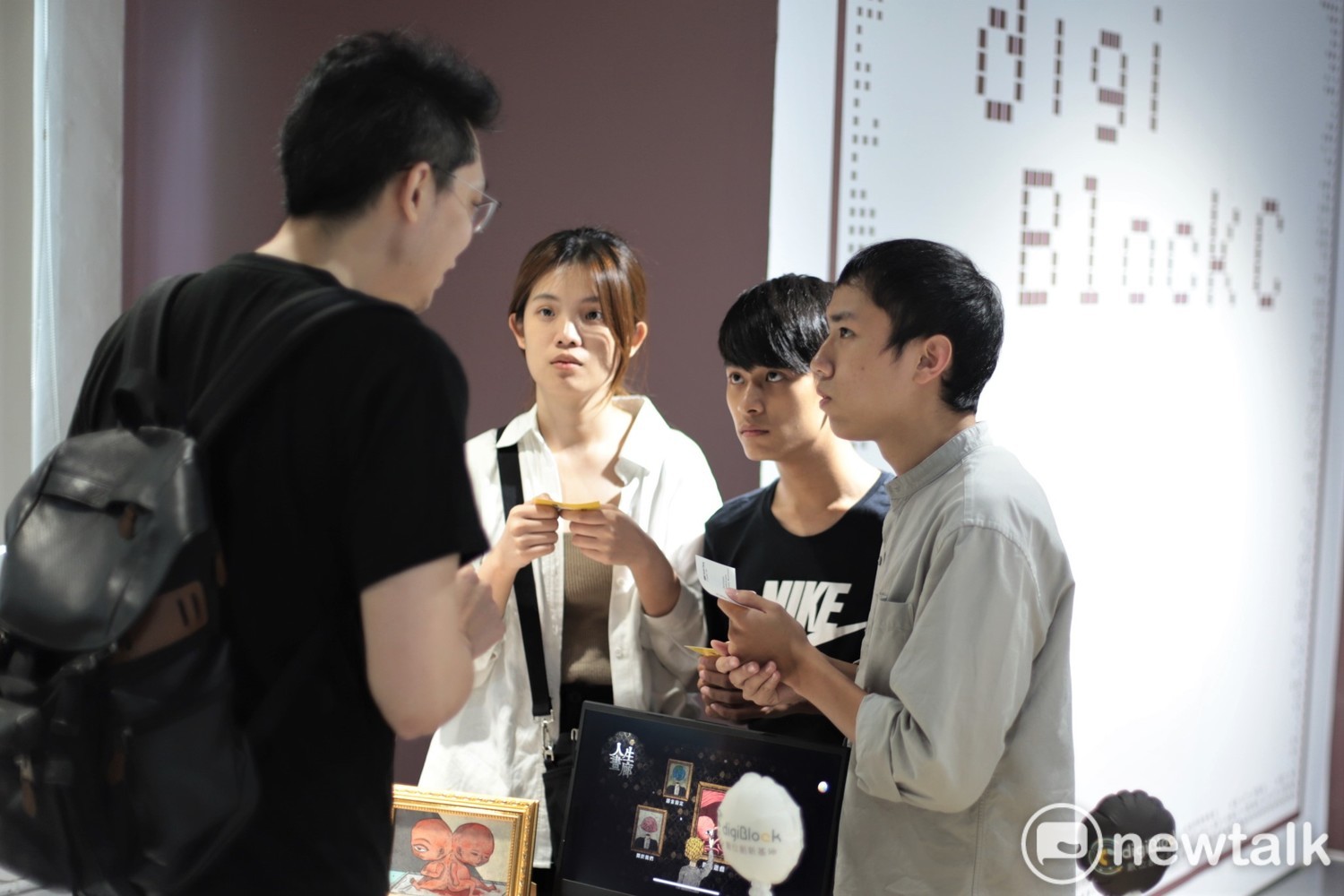 開發者們互相交換資訊。 圖：簡育詮/攝