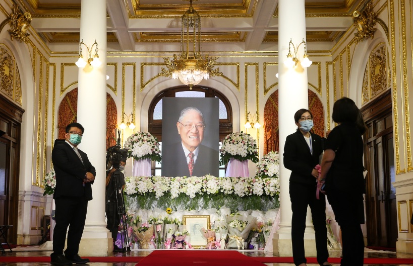 李登輝辭世  14駐外使館社追思處供弔唁