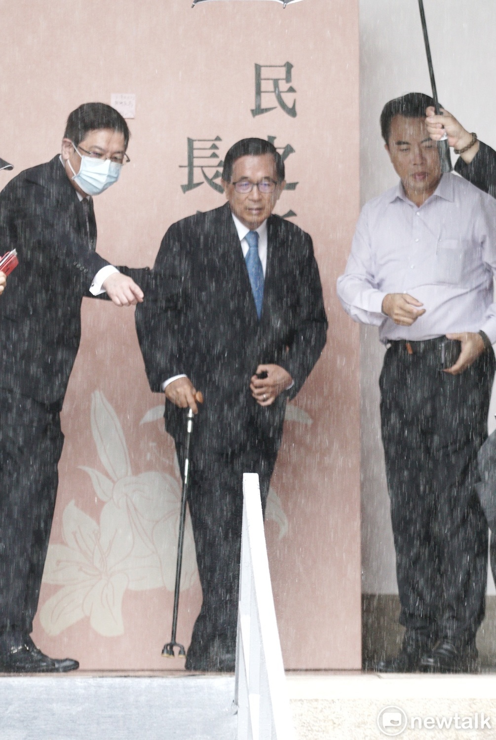 前總統陳水扁前往臺北賓館弔唁前總統李登輝。 圖:張良一 / 攝 前總統陳水扁前往臺北賓館弔唁前總統李登輝。 圖:張良一 / 攝